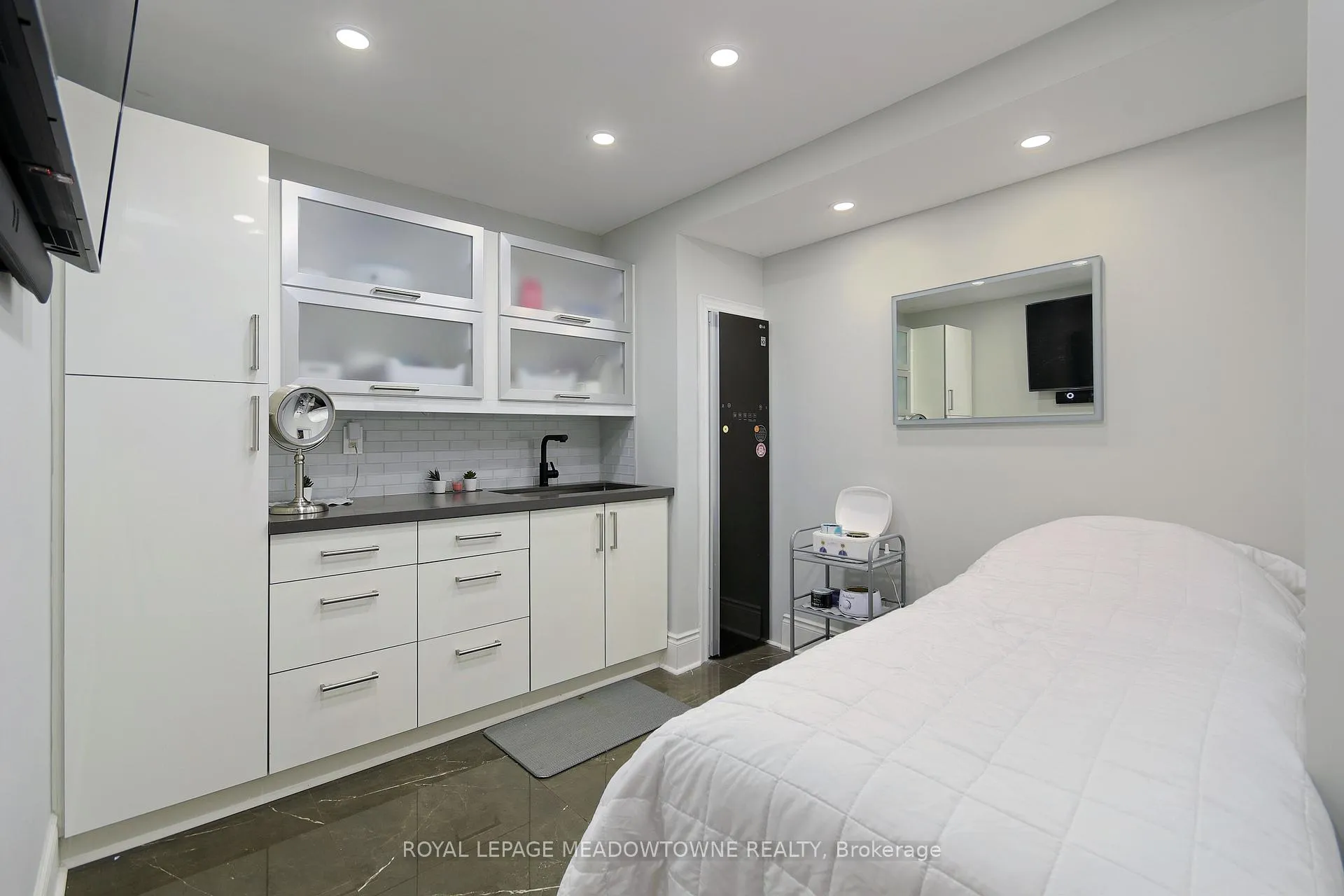 Photo 43 of 1 Royal West Drive, Brampton, Credit Valley — HOMEH