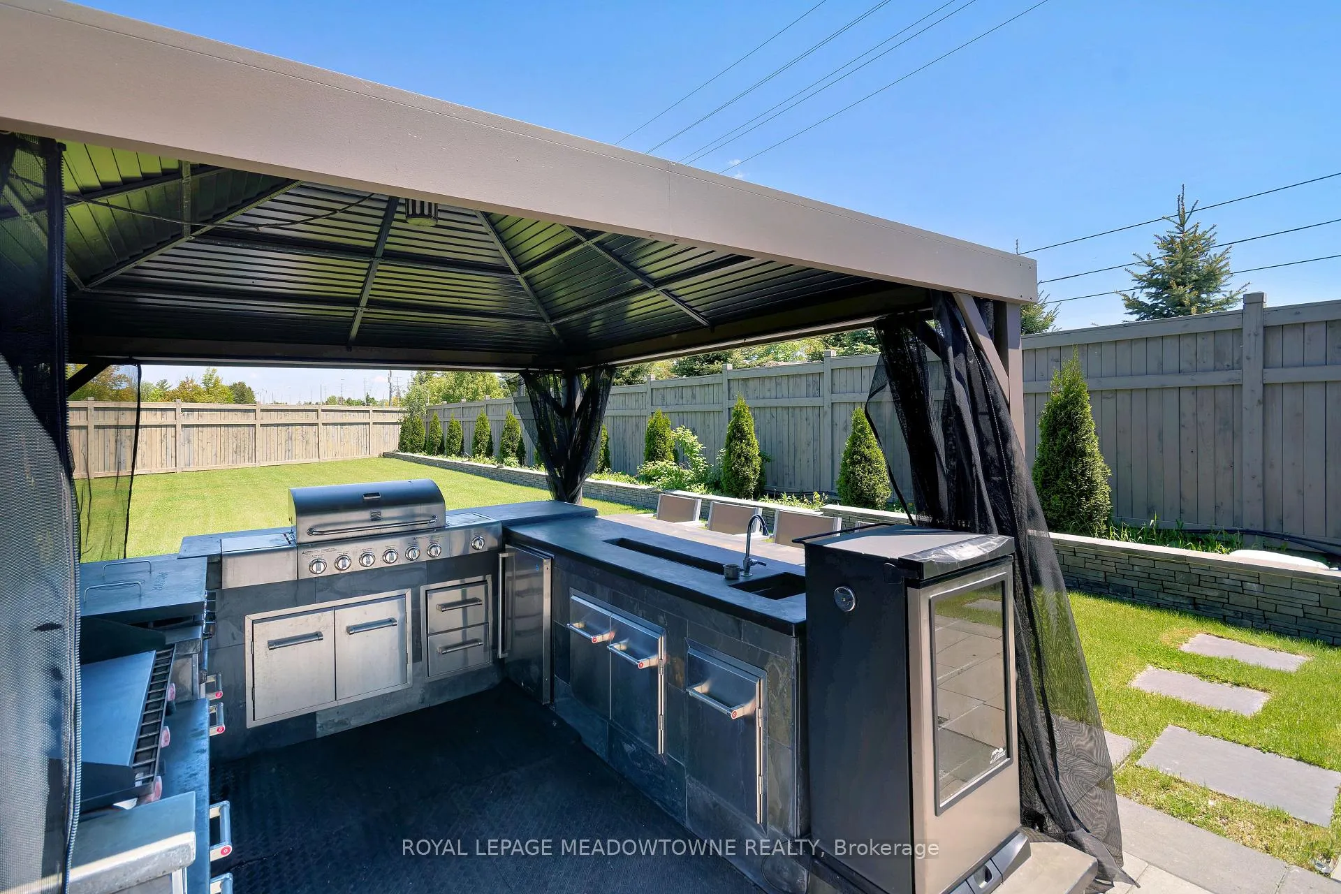 Photo 45 of 1 Royal West Drive, Brampton, Credit Valley — HOMEH