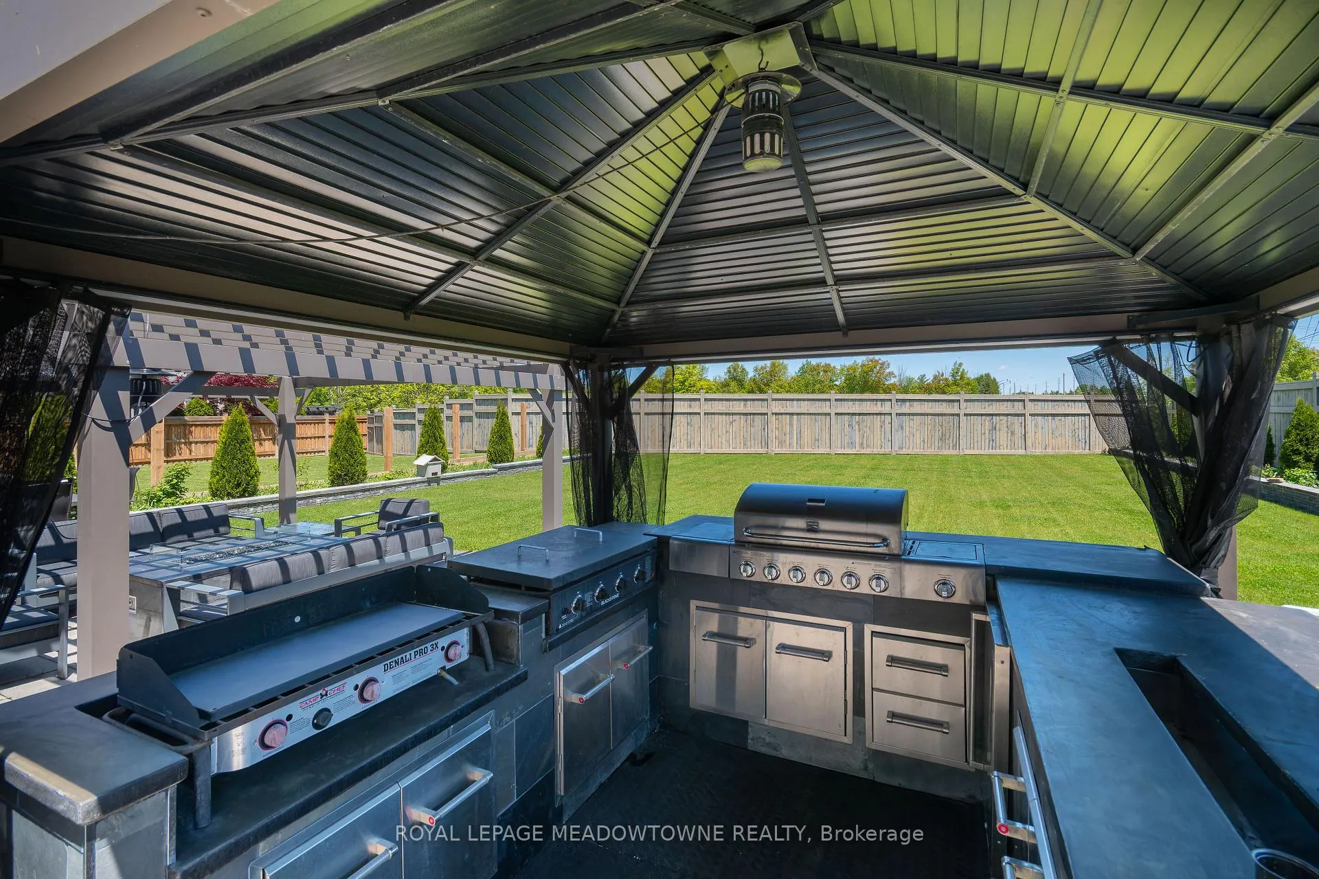 Photo 47 of 1 Royal West Drive, Brampton, Credit Valley — HOMEH