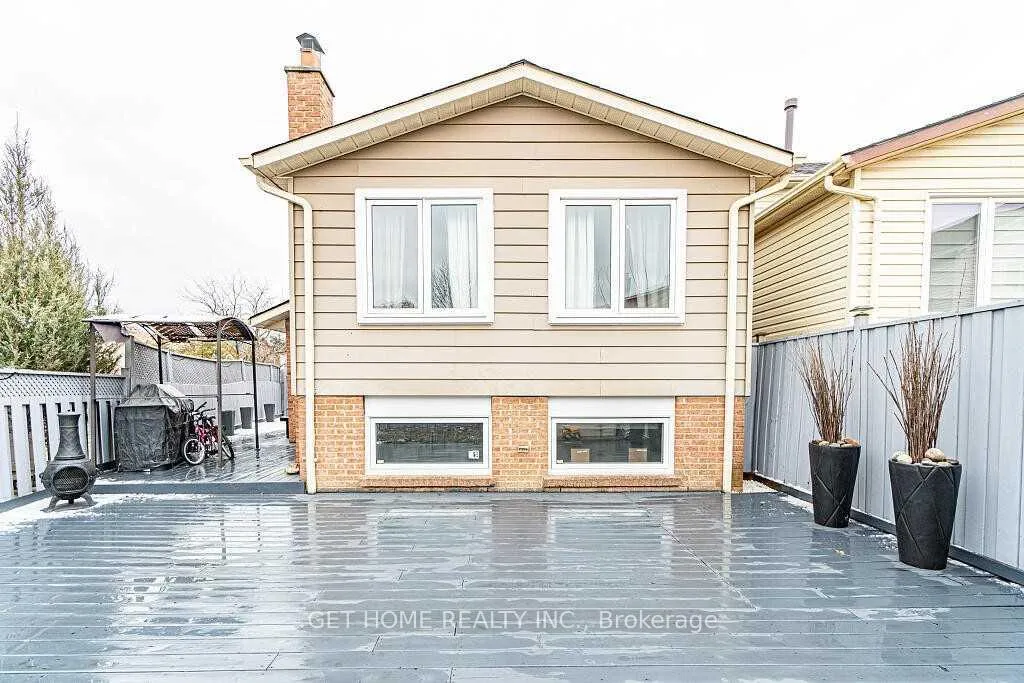 Photo 4 of 1 Foxacre Row, Brampton, Madoc — HOMEH