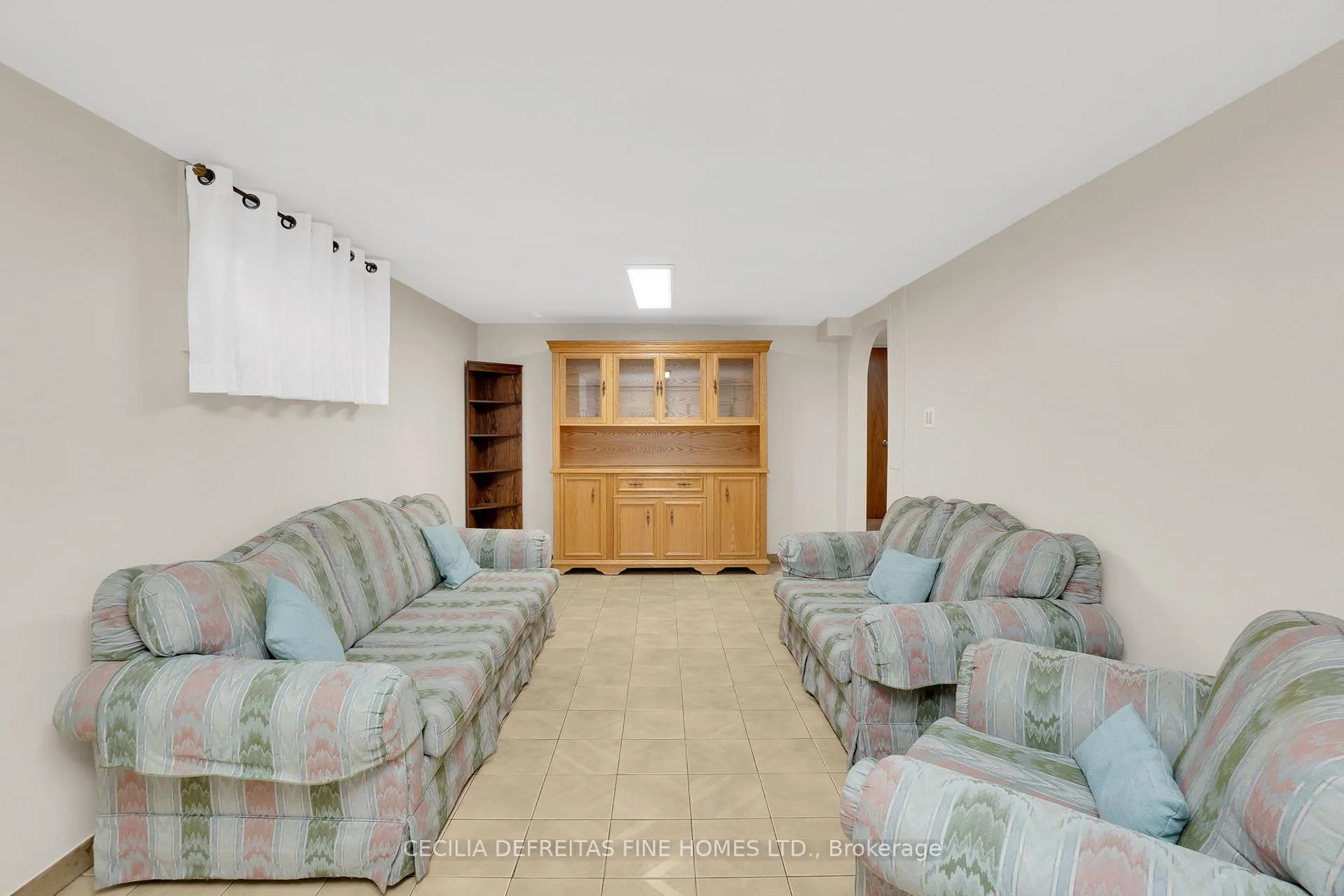 Photo 9 of 39 Airdrie Drive, Vaughan, East Woodbridge — HOMEH