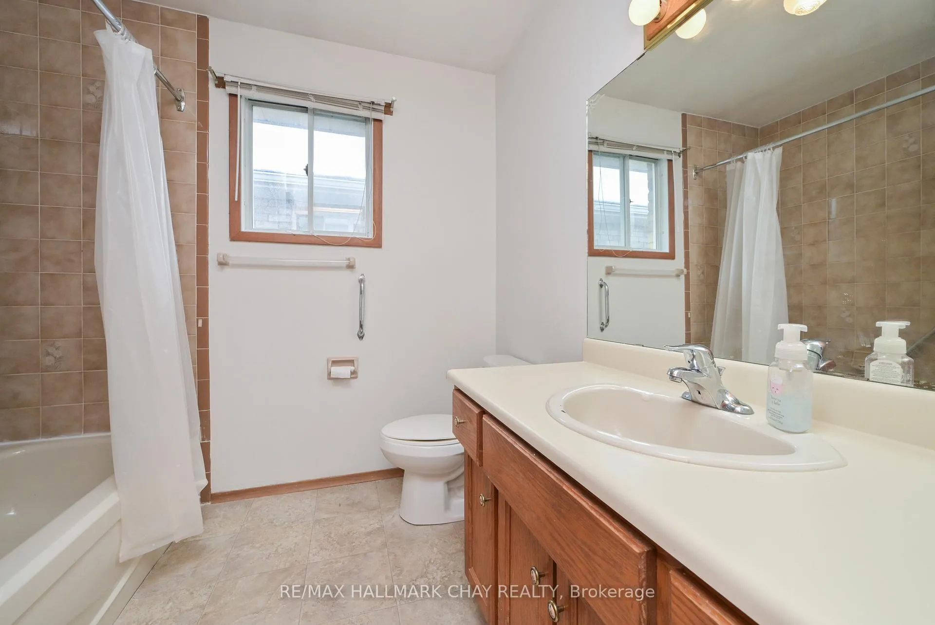 Photo 14 of 133 Cunningham Drive, New Tecumseth, Alliston — HOMEH