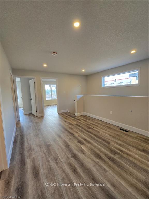 Photo 11 of 32 Roberts Street, Huron East, Seaforth — HOMEH