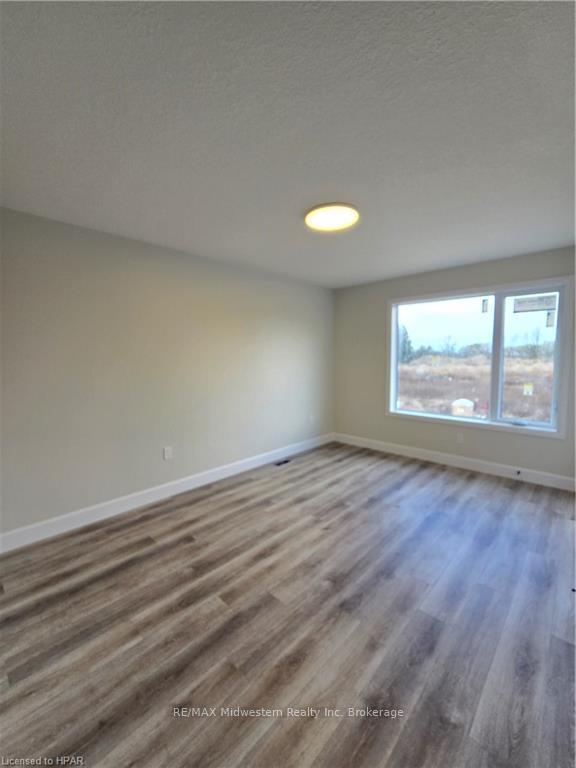 Photo 15 of 32 Roberts Street, Huron East, Seaforth — HOMEH