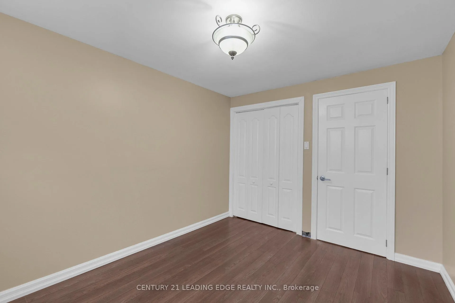 Photo 7 of 35 Benton Street, Brampton, Brampton East — HOMEH