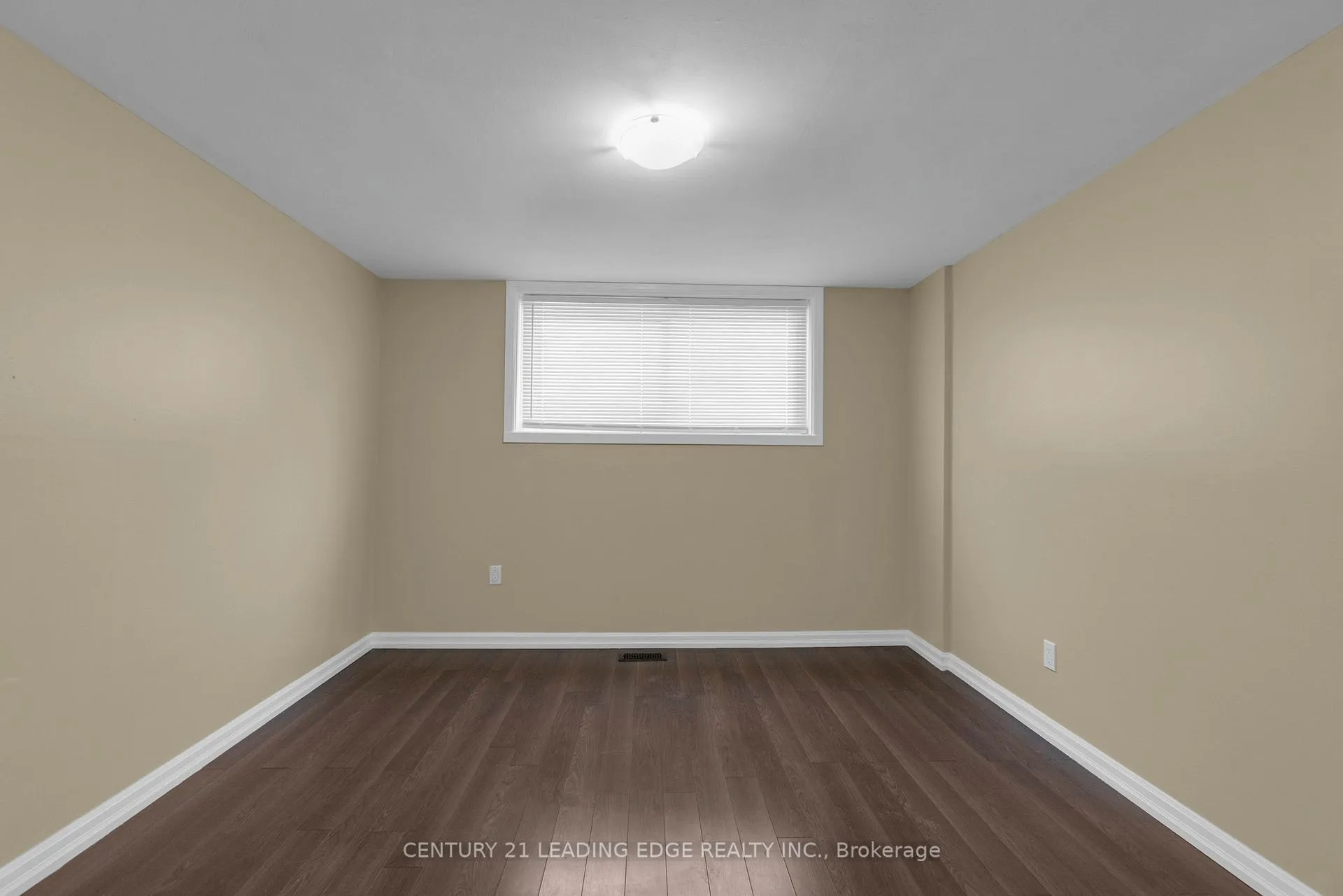Photo 8 of 35 Benton Street, Brampton, Brampton East — HOMEH