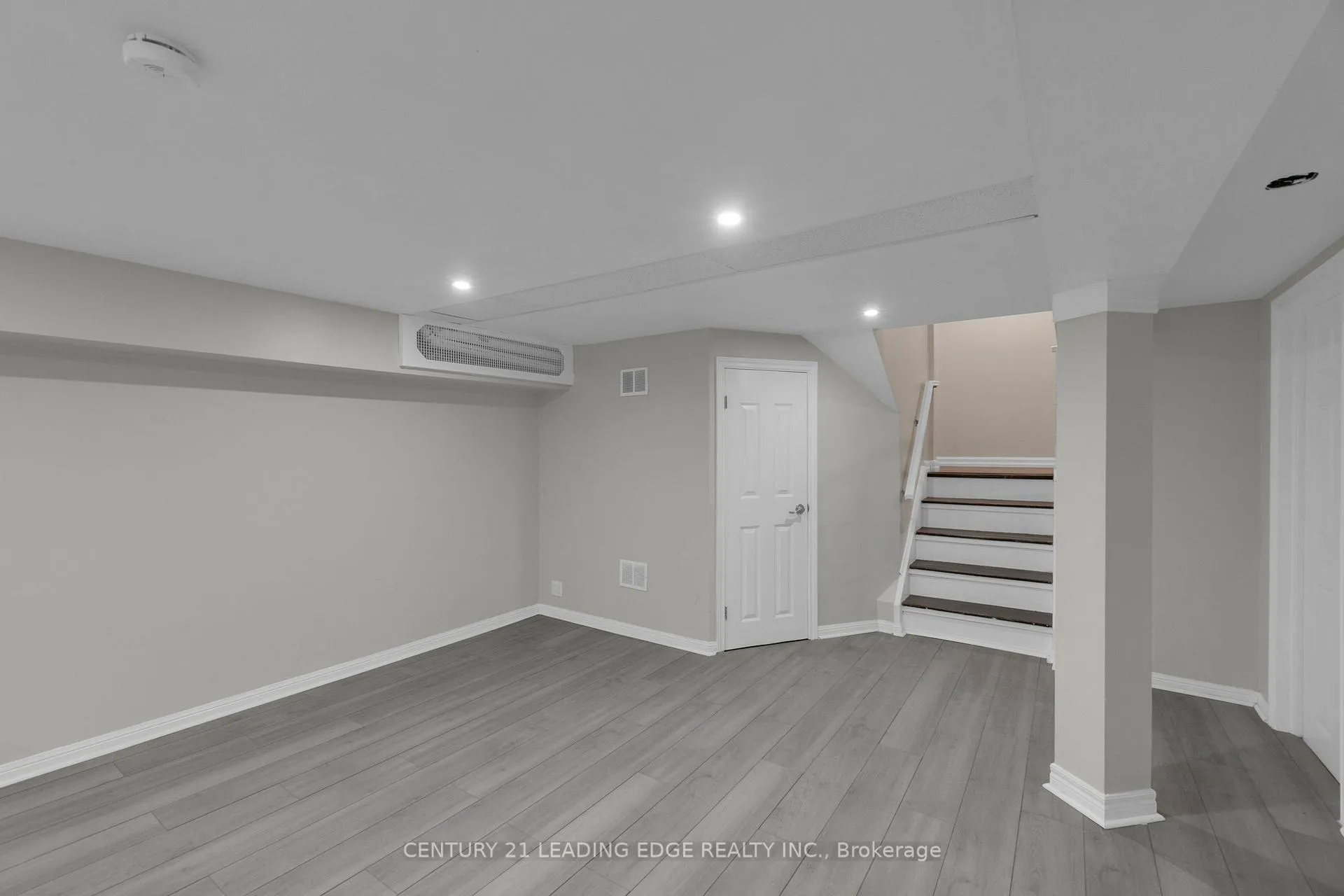 Photo 15 of 35 Benton Street, Brampton, Brampton East — HOMEH