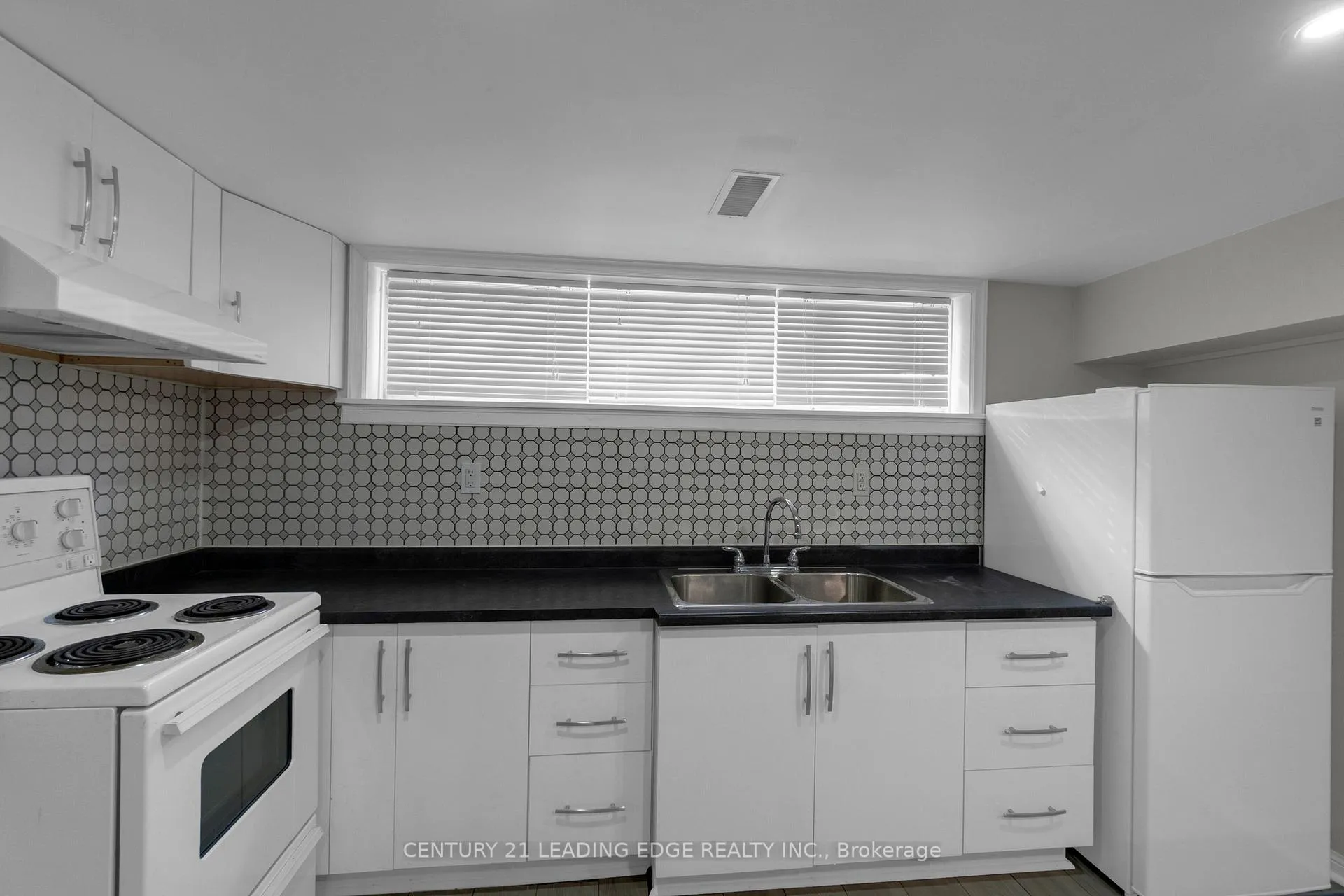 Photo 20 of 35 Benton Street, Brampton, Brampton East — HOMEH
