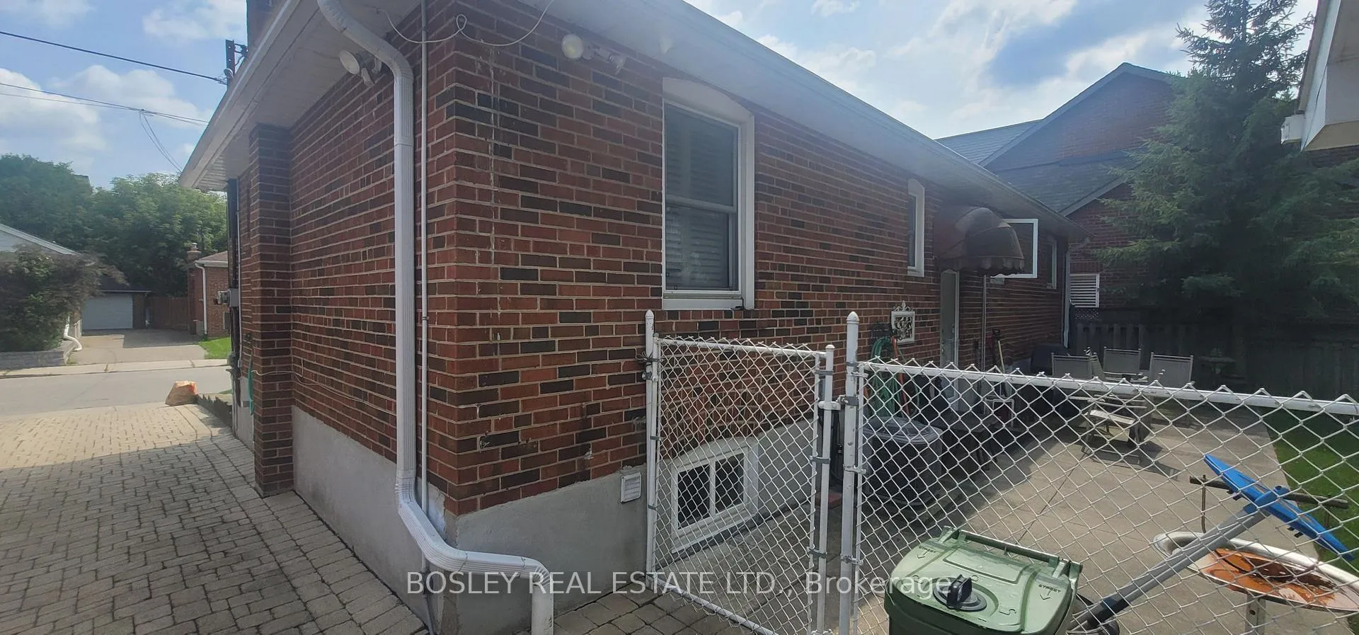 Photo 3 of Unit Bsmt, 6 Youngmill Drive, Toronto, O'Connor-Parkview — HOMEH