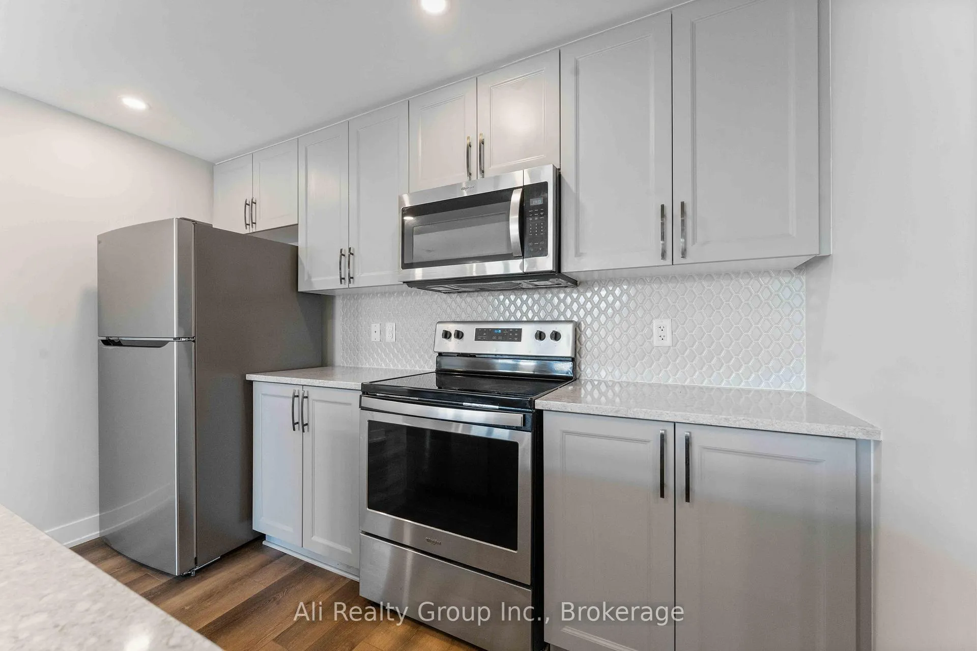 Photo 10 of 147 Fairweather Street, Ottawa, Leitrim — HOMEH