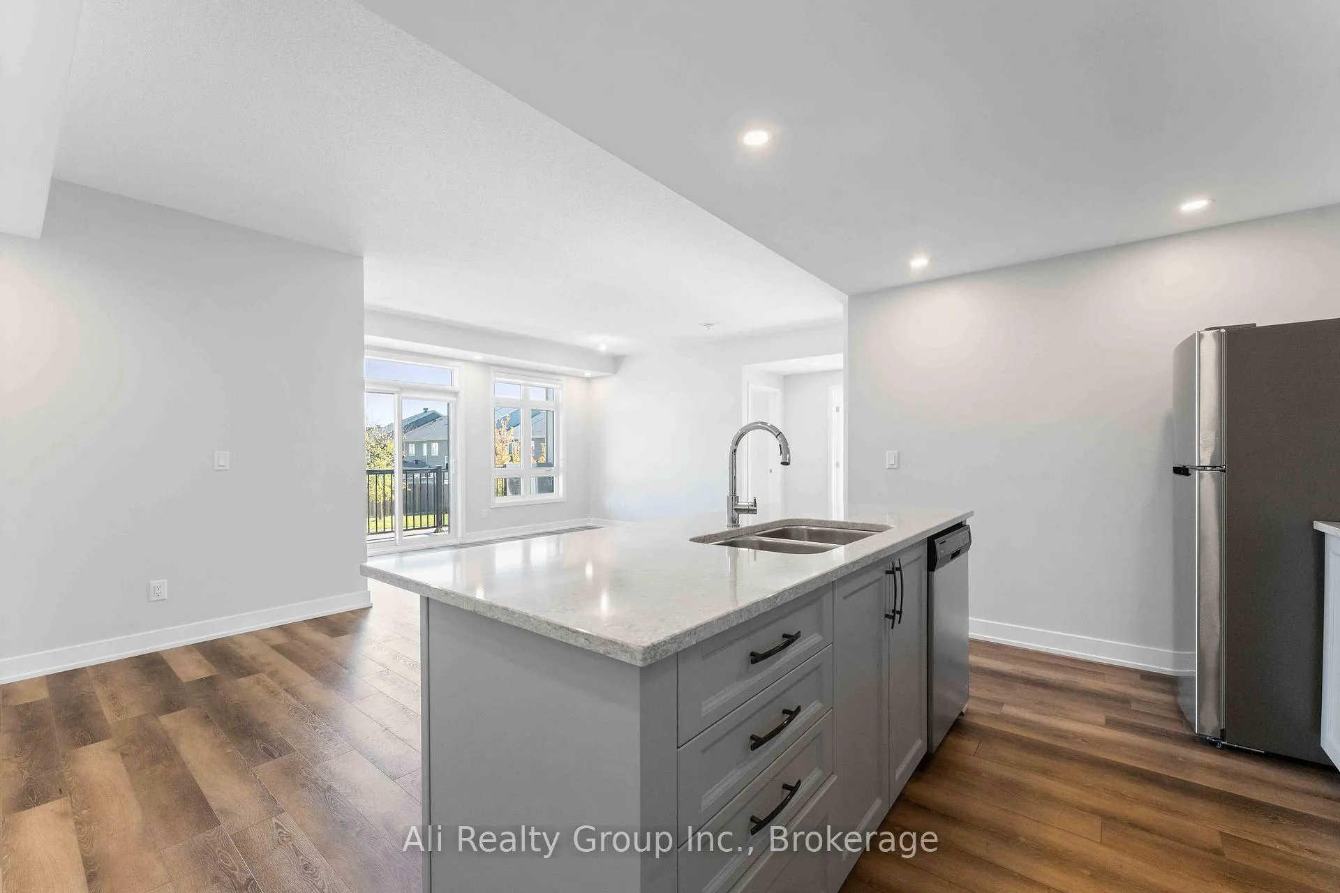 Photo 11 of 147 Fairweather Street, Ottawa, Leitrim — HOMEH