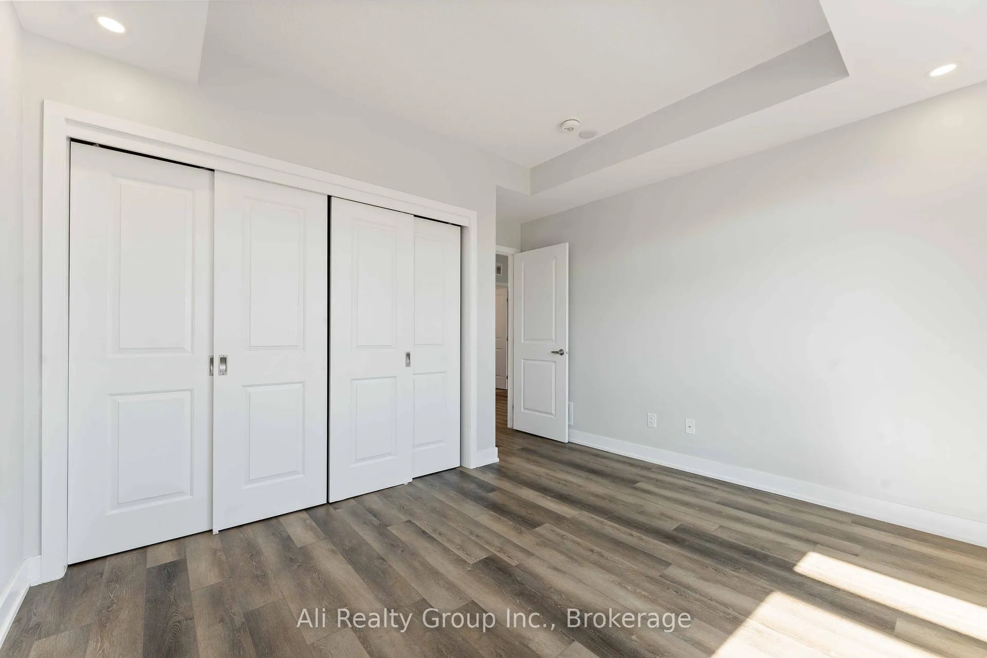 Photo 16 of 147 Fairweather Street, Ottawa, Leitrim — HOMEH