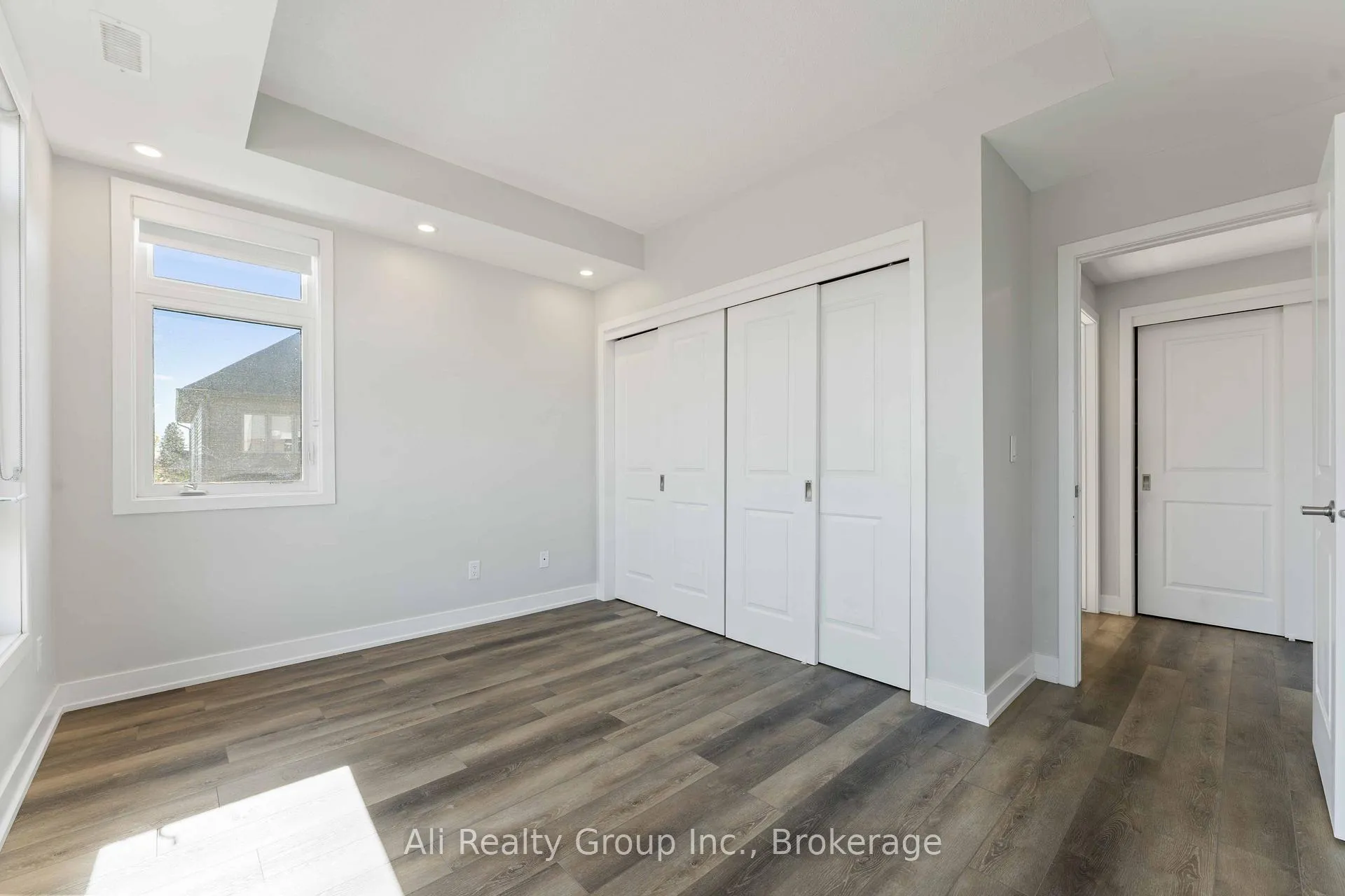 Photo 17 of 147 Fairweather Street, Ottawa, Leitrim — HOMEH