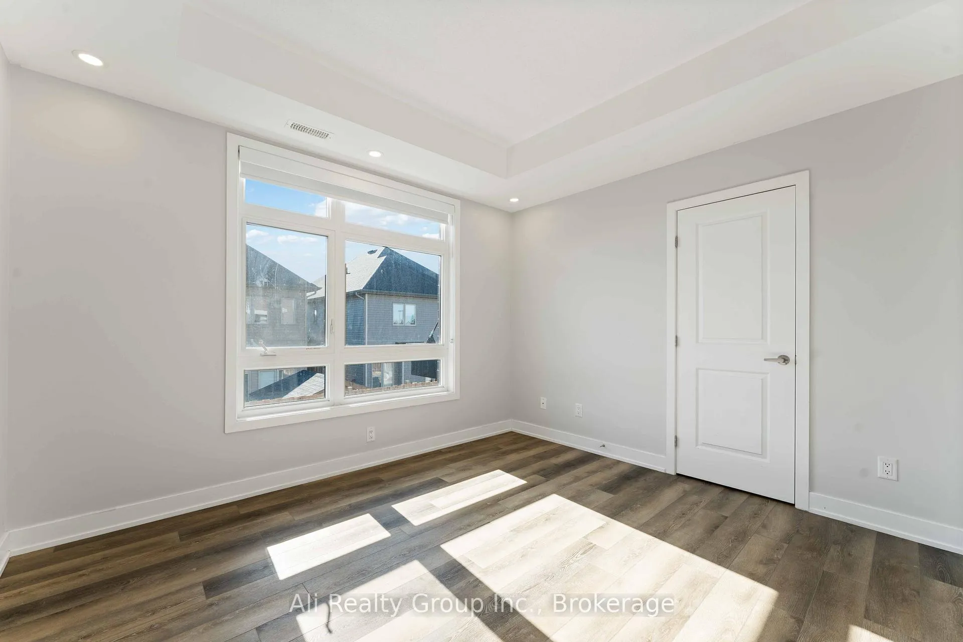 Photo 20 of 147 Fairweather Street, Ottawa, Leitrim — HOMEH