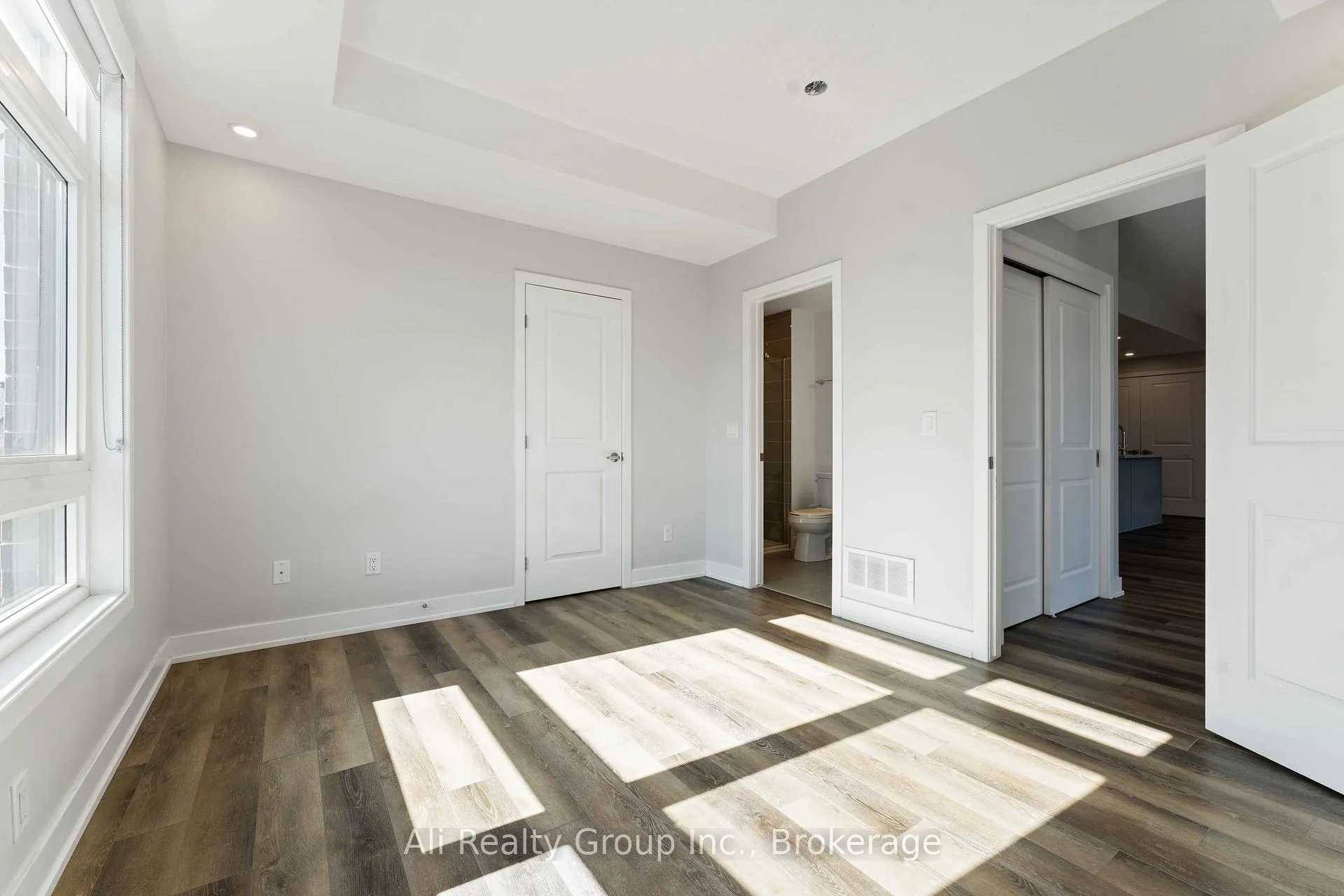 Photo 21 of 147 Fairweather Street, Ottawa, Leitrim — HOMEH