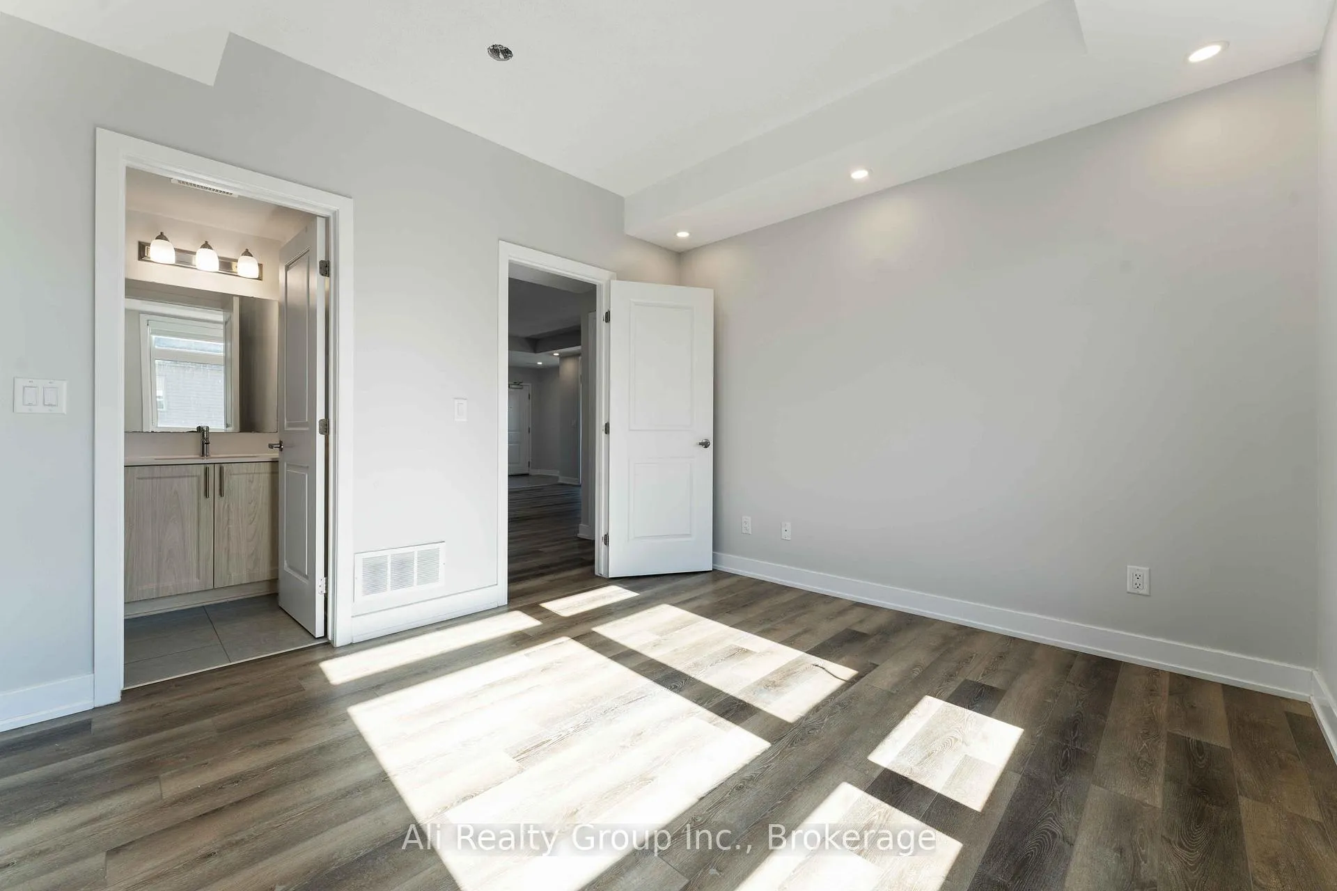 Photo 22 of 147 Fairweather Street, Ottawa, Leitrim — HOMEH