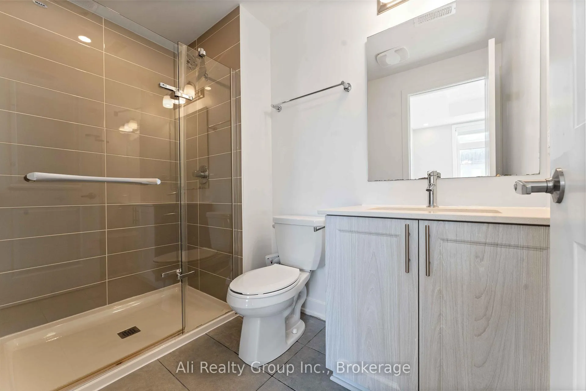 Photo 25 of 147 Fairweather Street, Ottawa, Leitrim — HOMEH