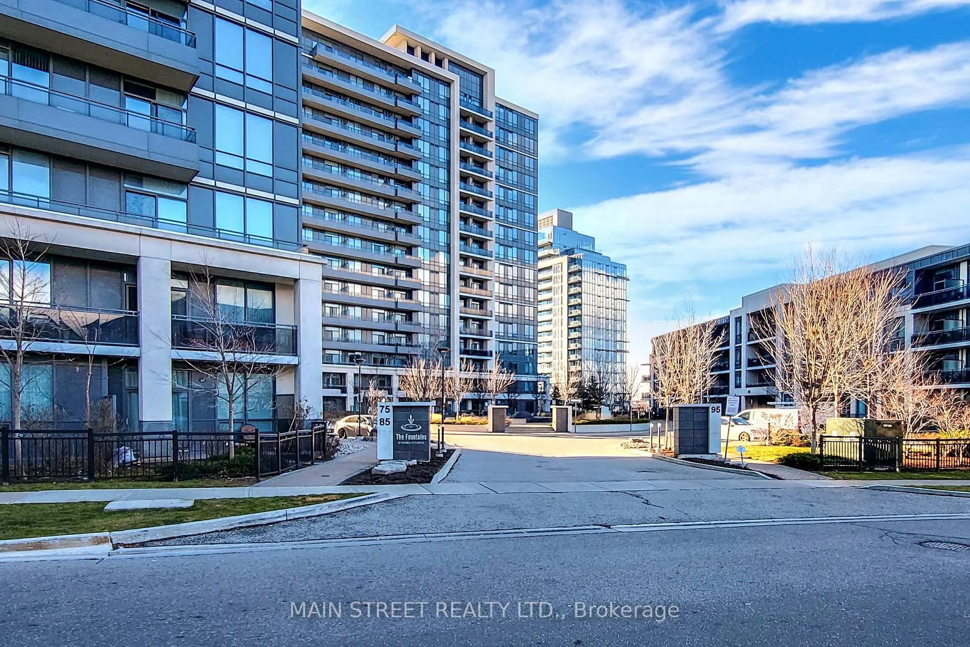 Photo 2 of Unit 1002, 85 North Park Road, Vaughan, Beverley Glen — HOMEH