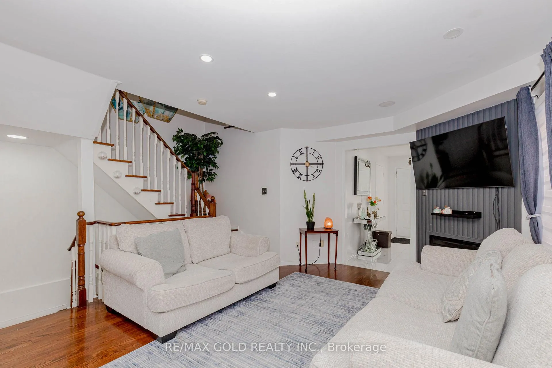 Photo 9 of 1156 Westview Terrace, Oakville, West Oak Trails — HOMEH