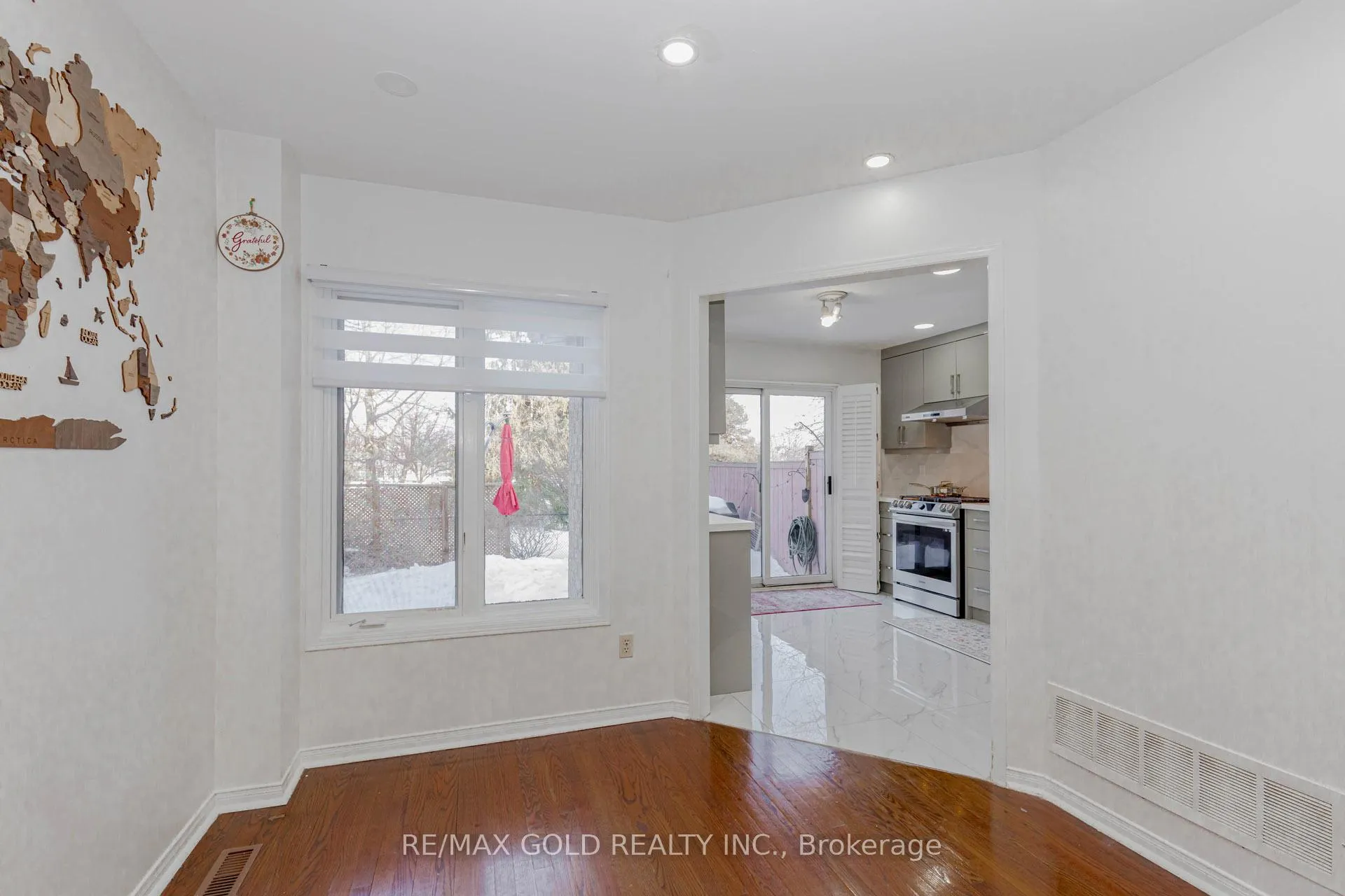 Photo 12 of 1156 Westview Terrace, Oakville, West Oak Trails — HOMEH