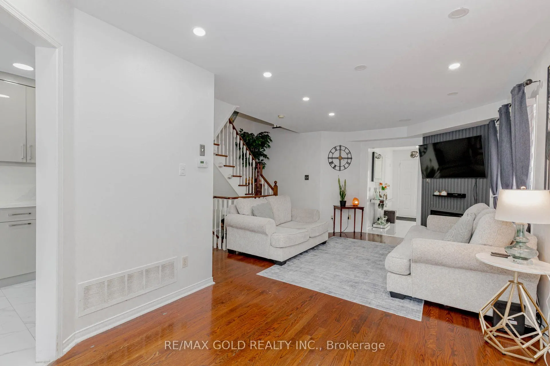 Photo 13 of 1156 Westview Terrace, Oakville, West Oak Trails — HOMEH