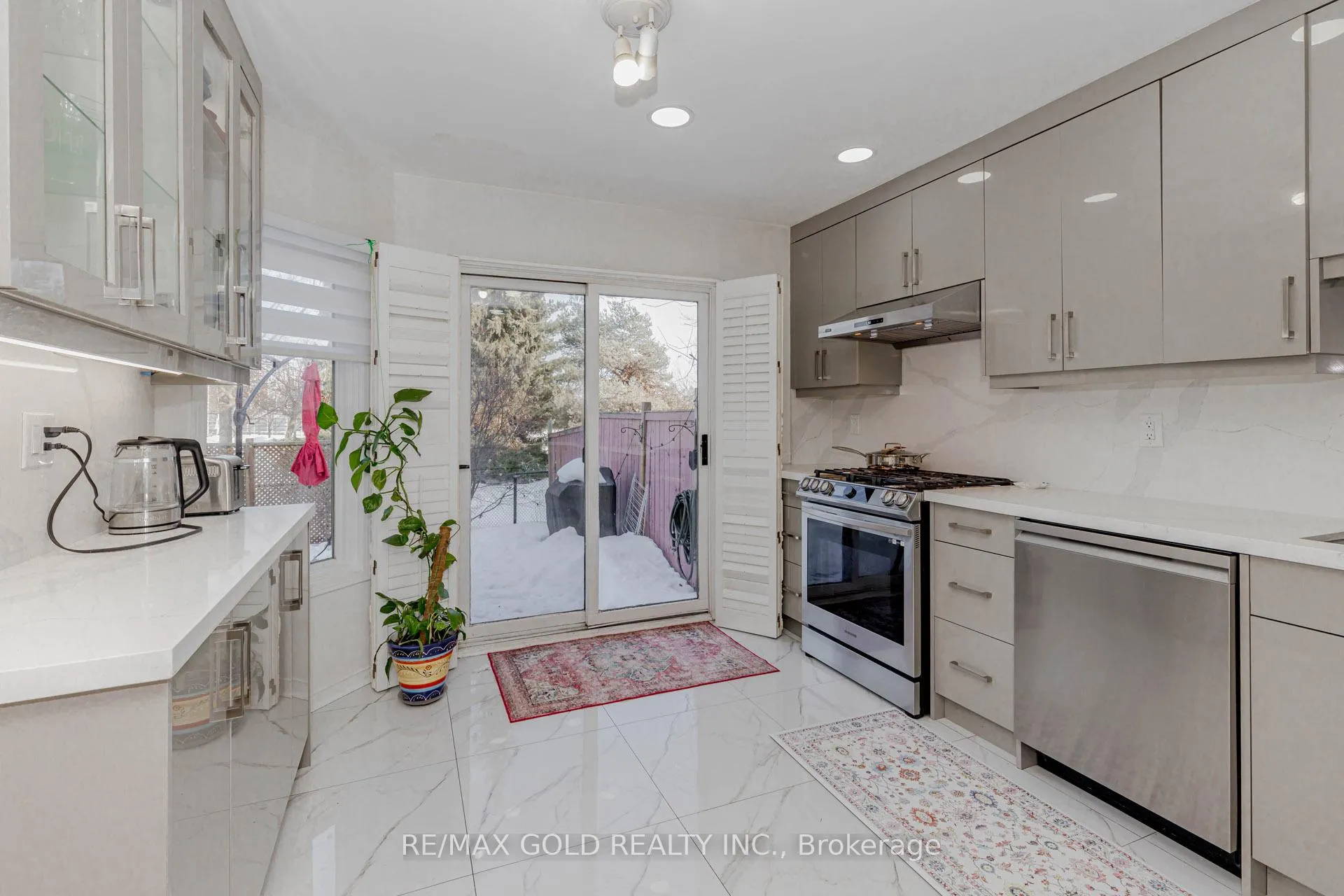 Photo 16 of 1156 Westview Terrace, Oakville, West Oak Trails — HOMEH