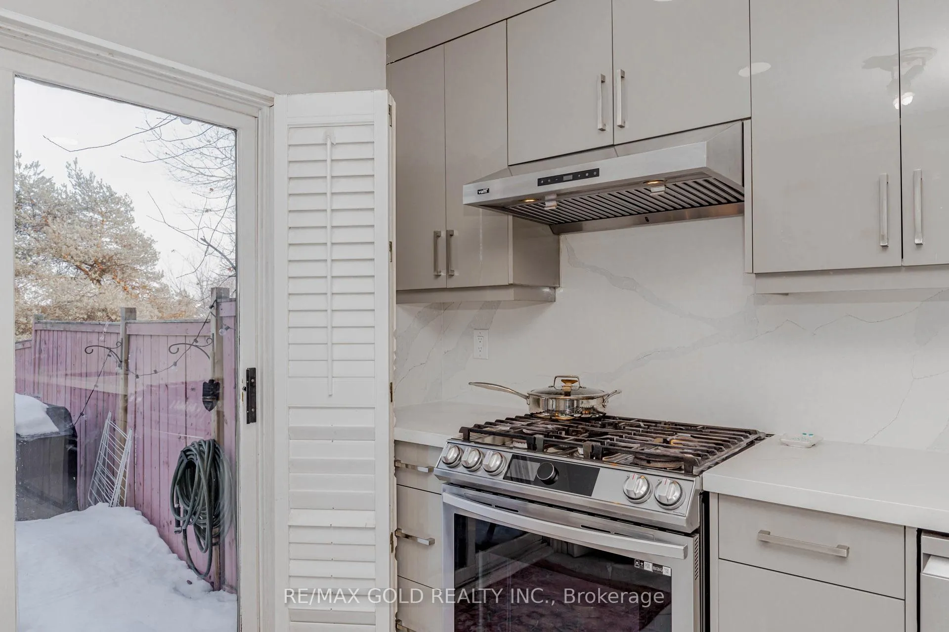 Photo 20 of 1156 Westview Terrace, Oakville, West Oak Trails — HOMEH