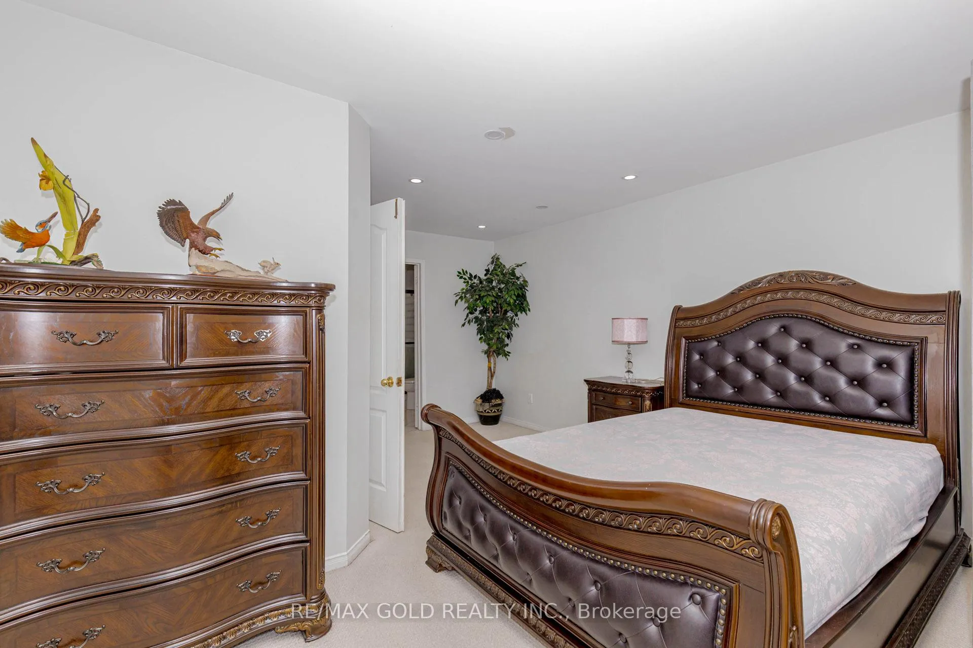 Photo 27 of 1156 Westview Terrace, Oakville, West Oak Trails — HOMEH