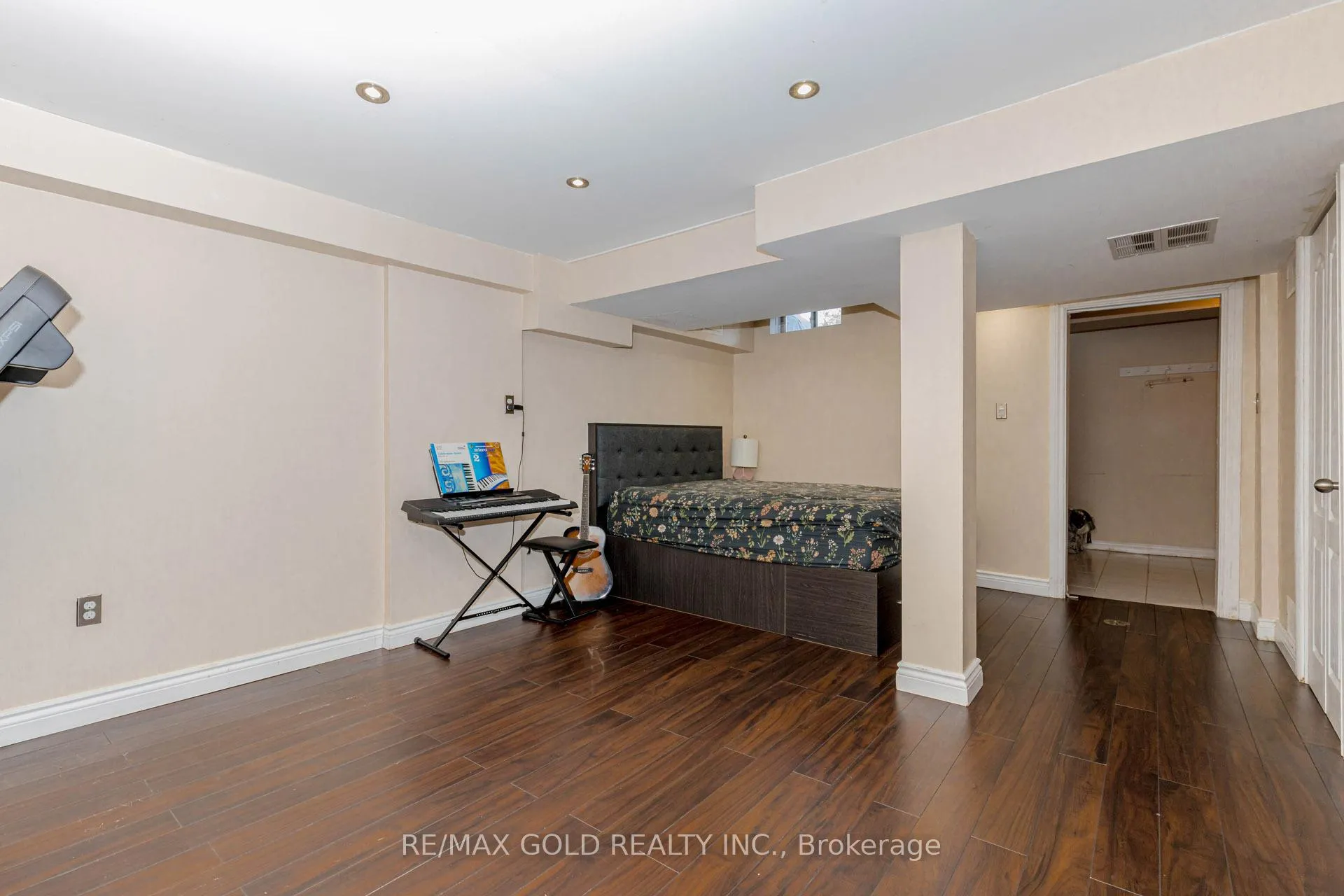 Photo 41 of 1156 Westview Terrace, Oakville, West Oak Trails — HOMEH