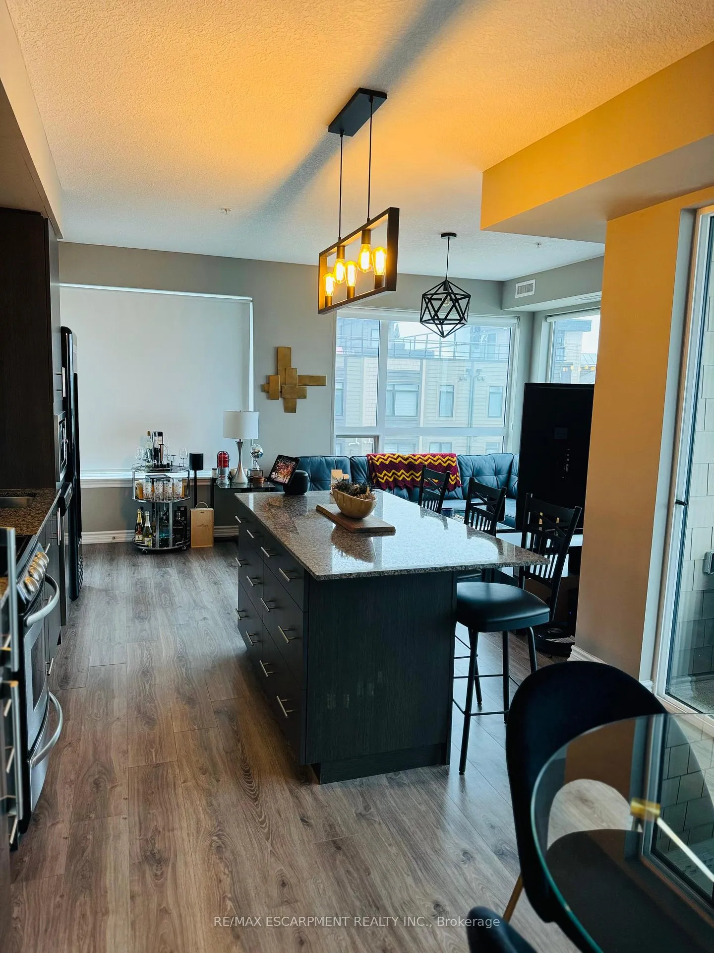 Photo 4 of Unit 318, 40 Esplanade Lane, Grimsby, Grimsby Beach — HOMEH