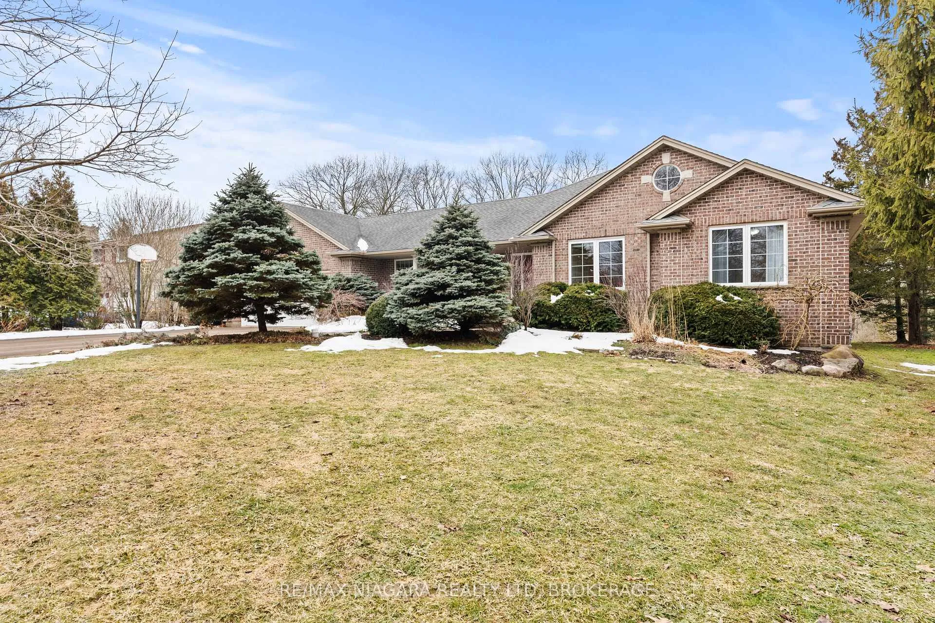 Photo 4 of 111 Pearson Road, Welland, Cooks Mills — HOMEH