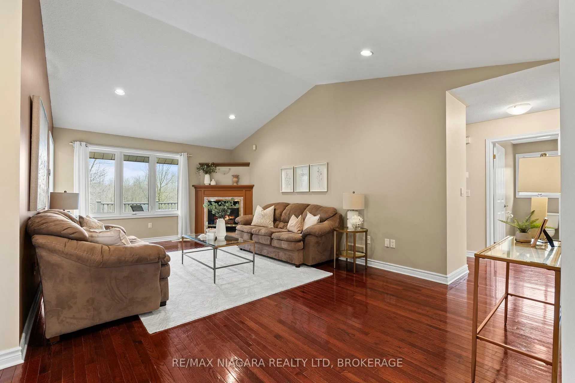 Photo 7 of 111 Pearson Road, Welland, Cooks Mills — HOMEH