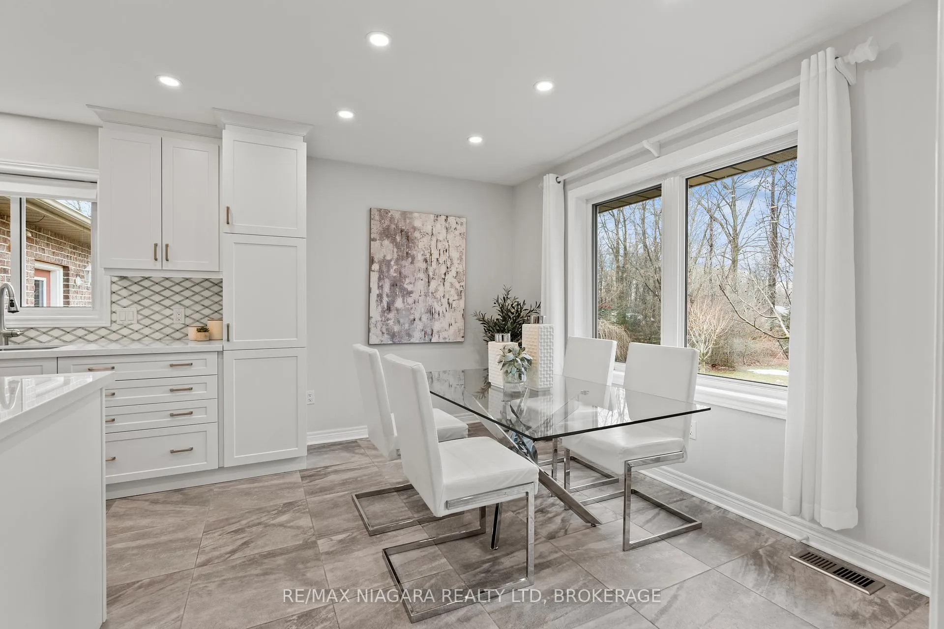 Photo 10 of 111 Pearson Road, Welland, Cooks Mills — HOMEH
