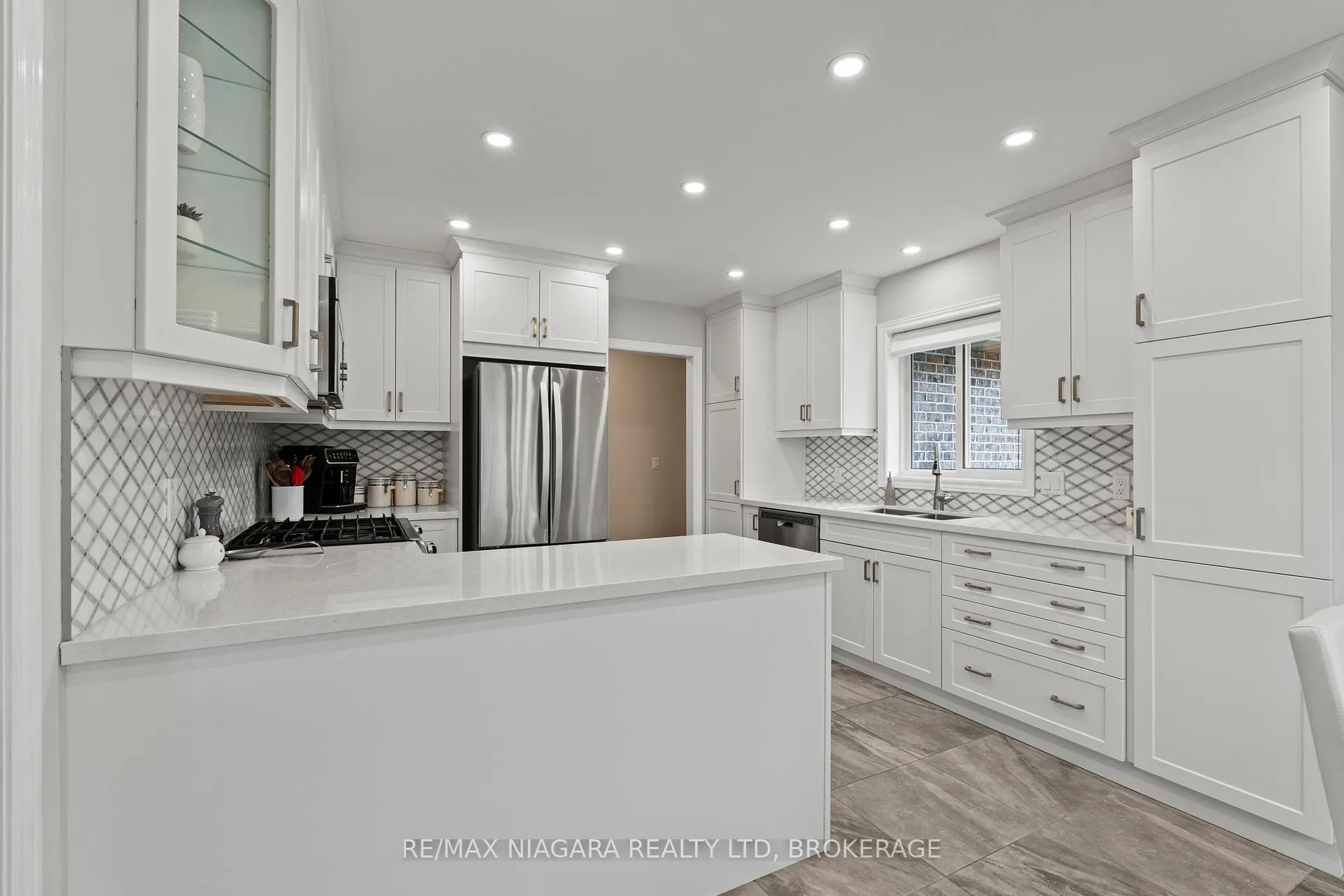 Photo 11 of 111 Pearson Road, Welland, Cooks Mills — HOMEH