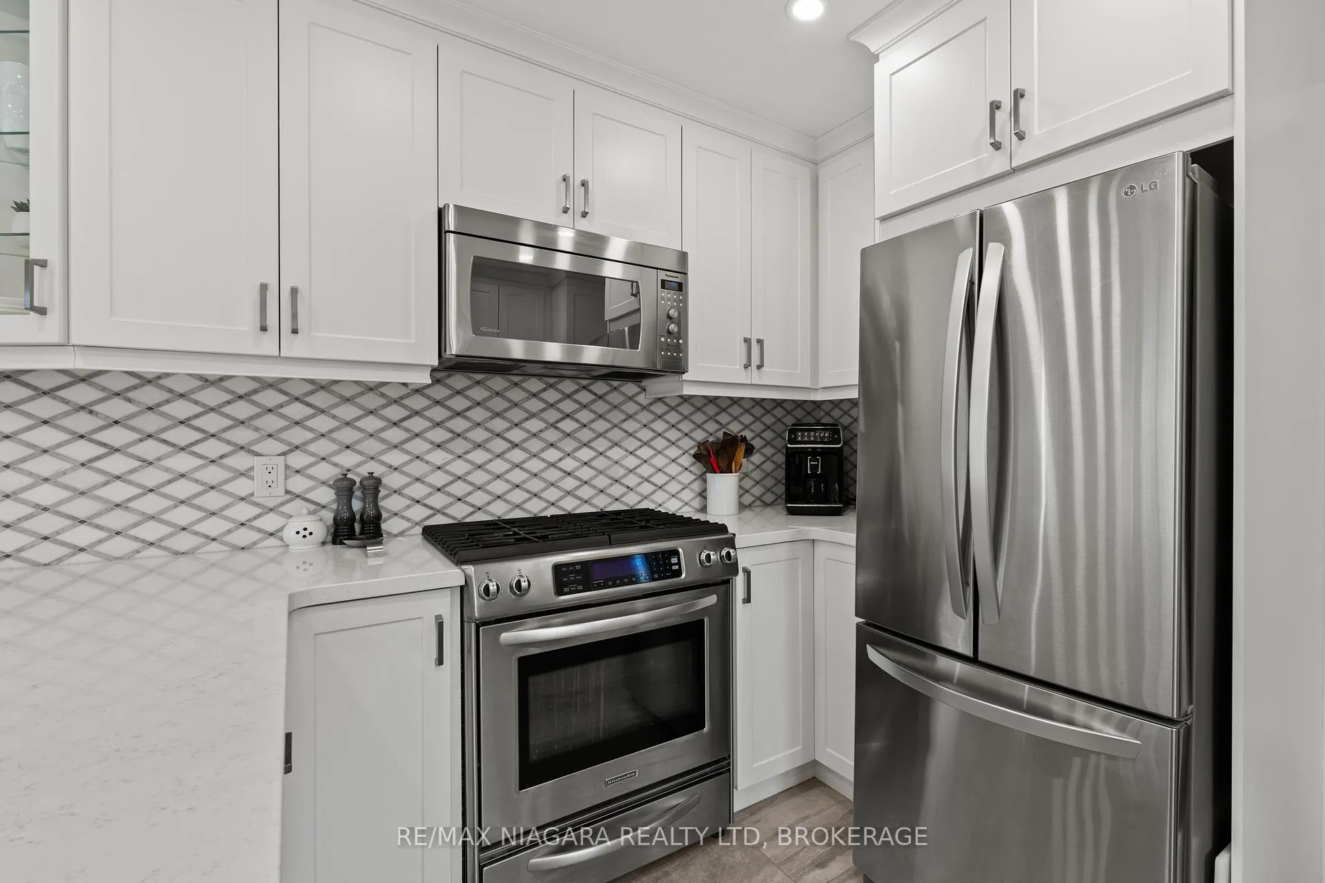 Photo 13 of 111 Pearson Road, Welland, Cooks Mills — HOMEH