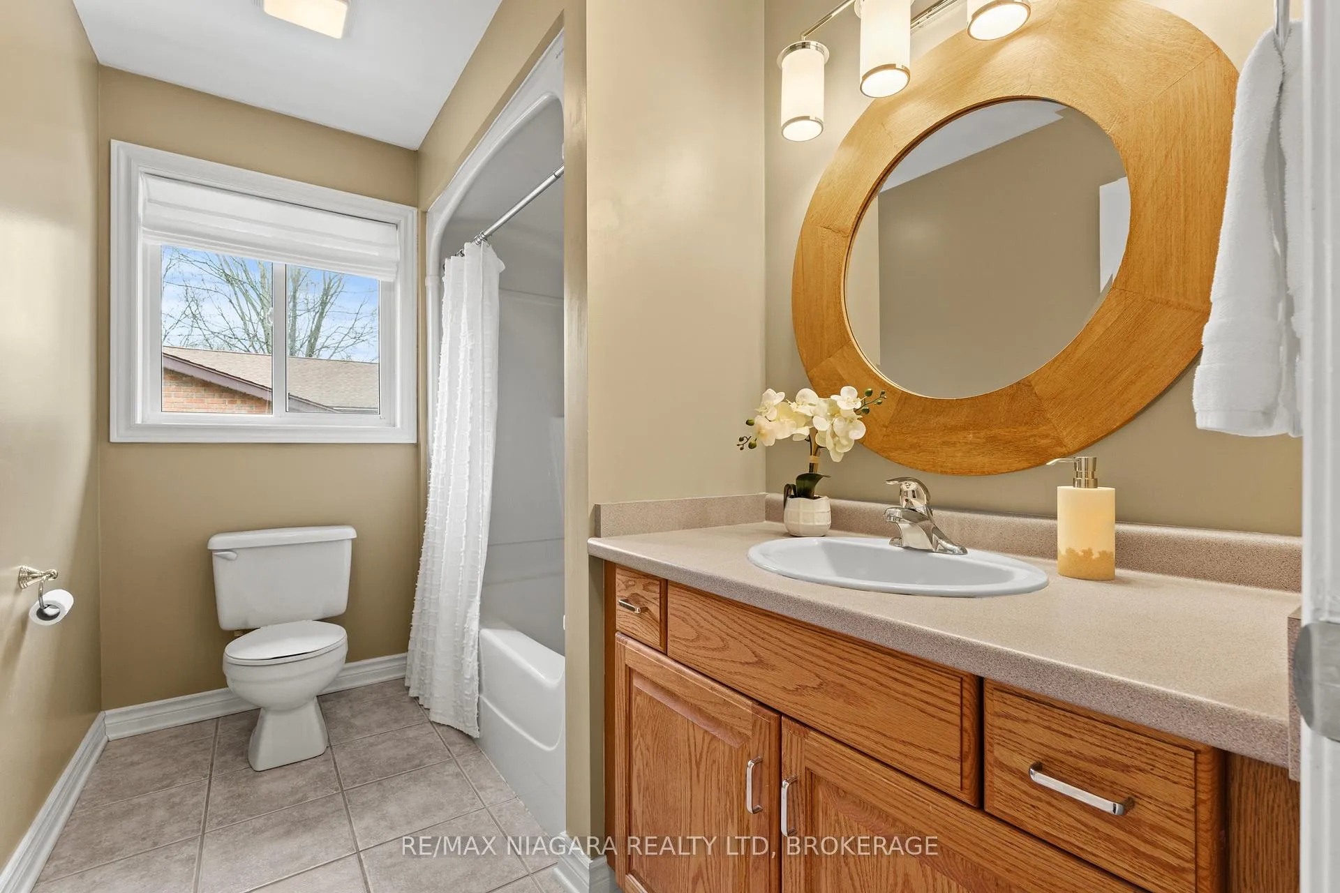 Photo 23 of 111 Pearson Road, Welland, Cooks Mills — HOMEH
