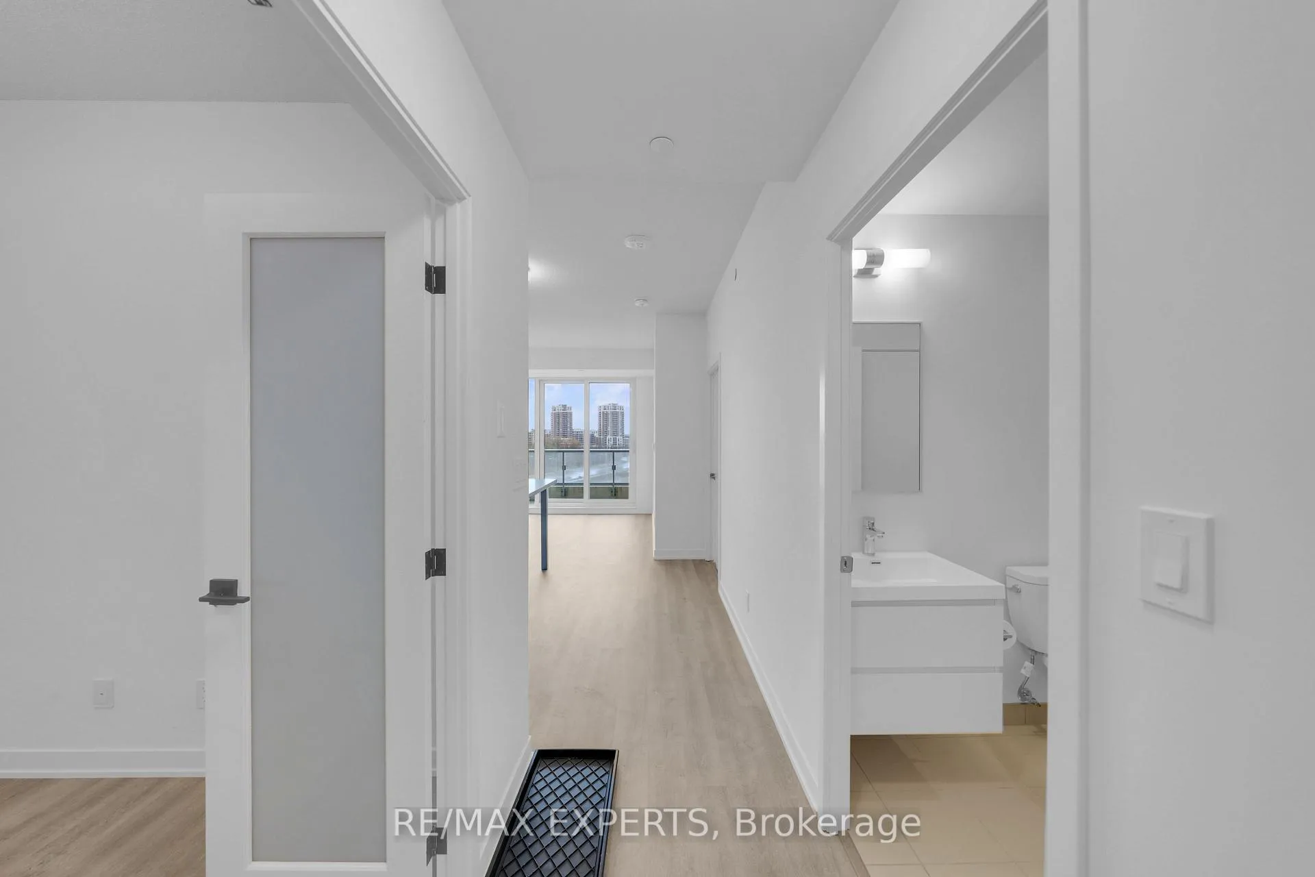 Photo 6 of Unit B710, 292 Verdale Crossing, Markham, Unionville — HOMEH