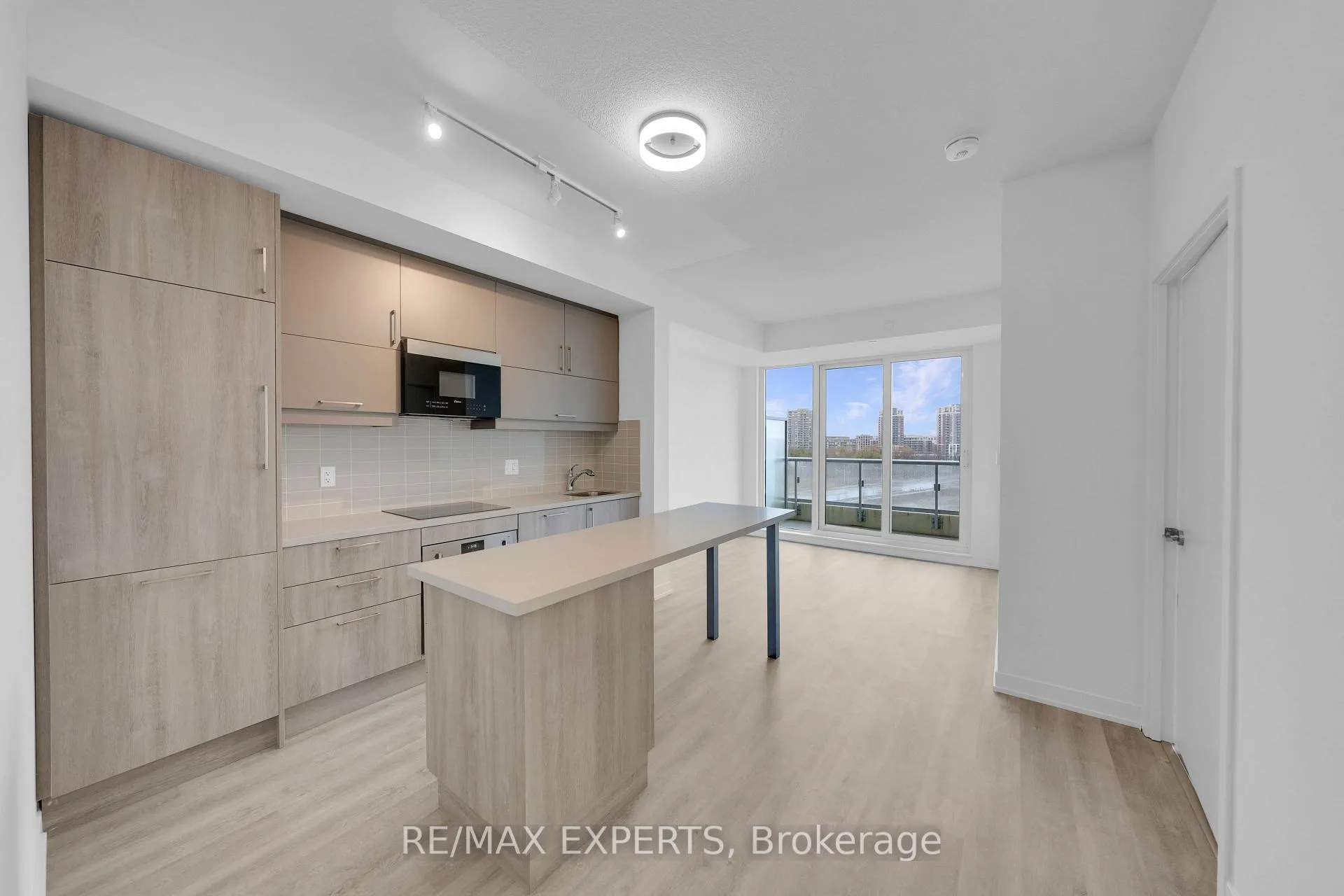 Photo 8 of Unit B710, 292 Verdale Crossing, Markham, Unionville — HOMEH