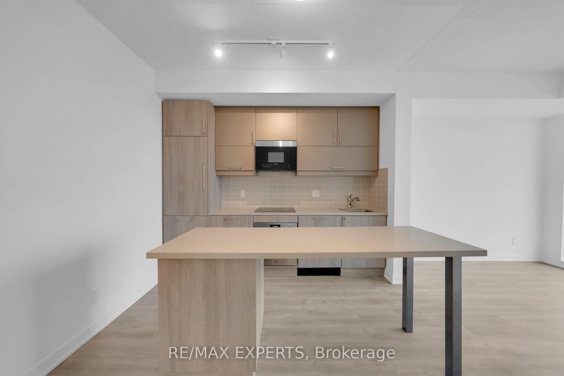 Photo 10 of Unit B710, 292 Verdale Crossing, Markham, Unionville — HOMEH