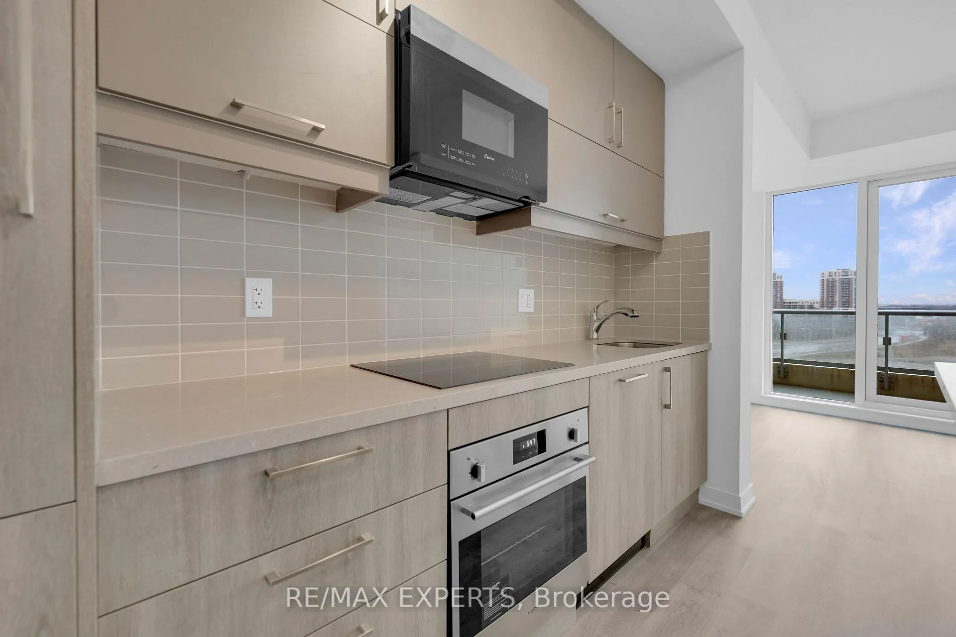 Photo 14 of Unit B710, 292 Verdale Crossing, Markham, Unionville — HOMEH