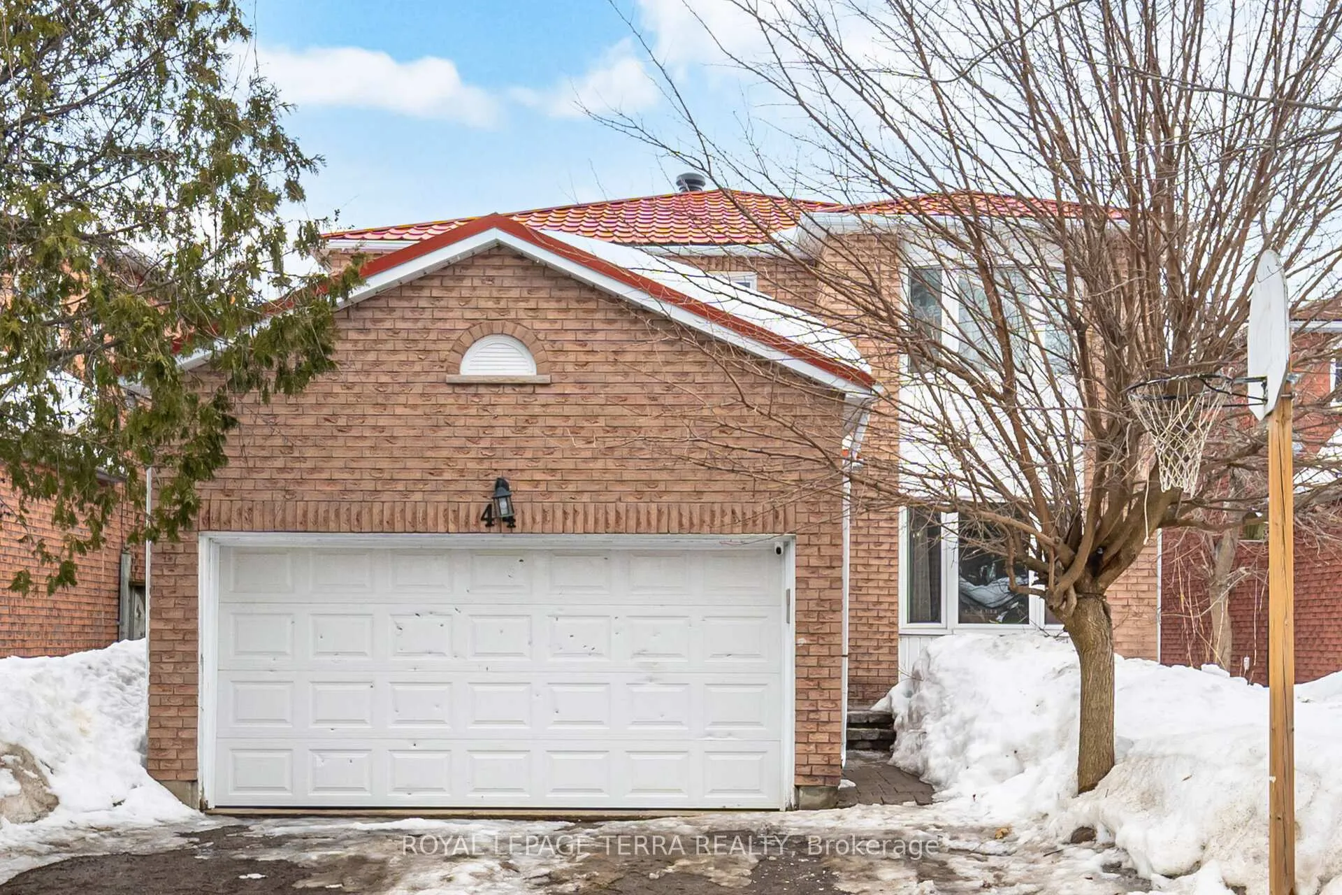 Photo 1 of 44 Carruthers Crescent, Barrie, Grove East — HOMEH
