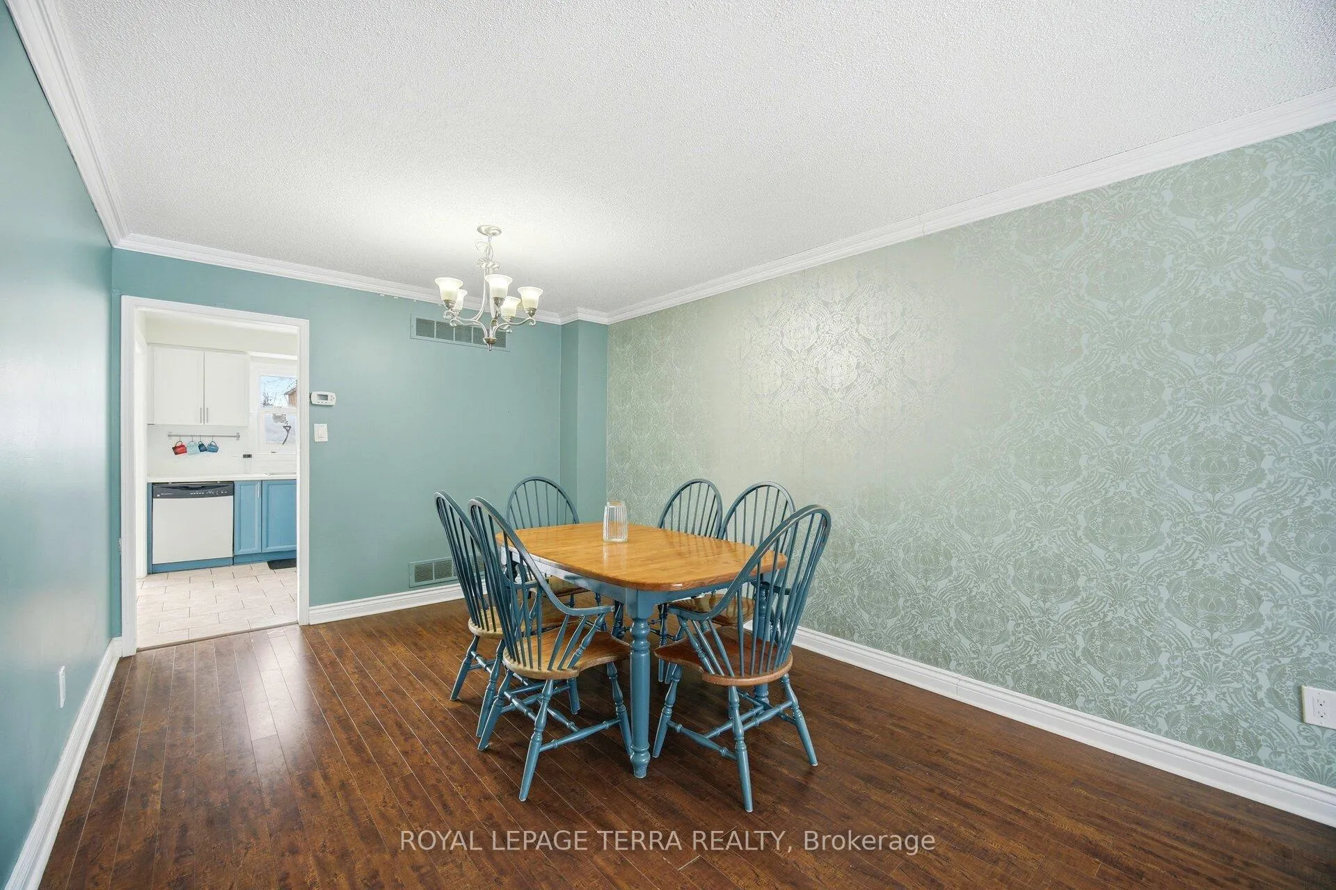 Photo 12 of 44 Carruthers Crescent, Barrie, Grove East — HOMEH