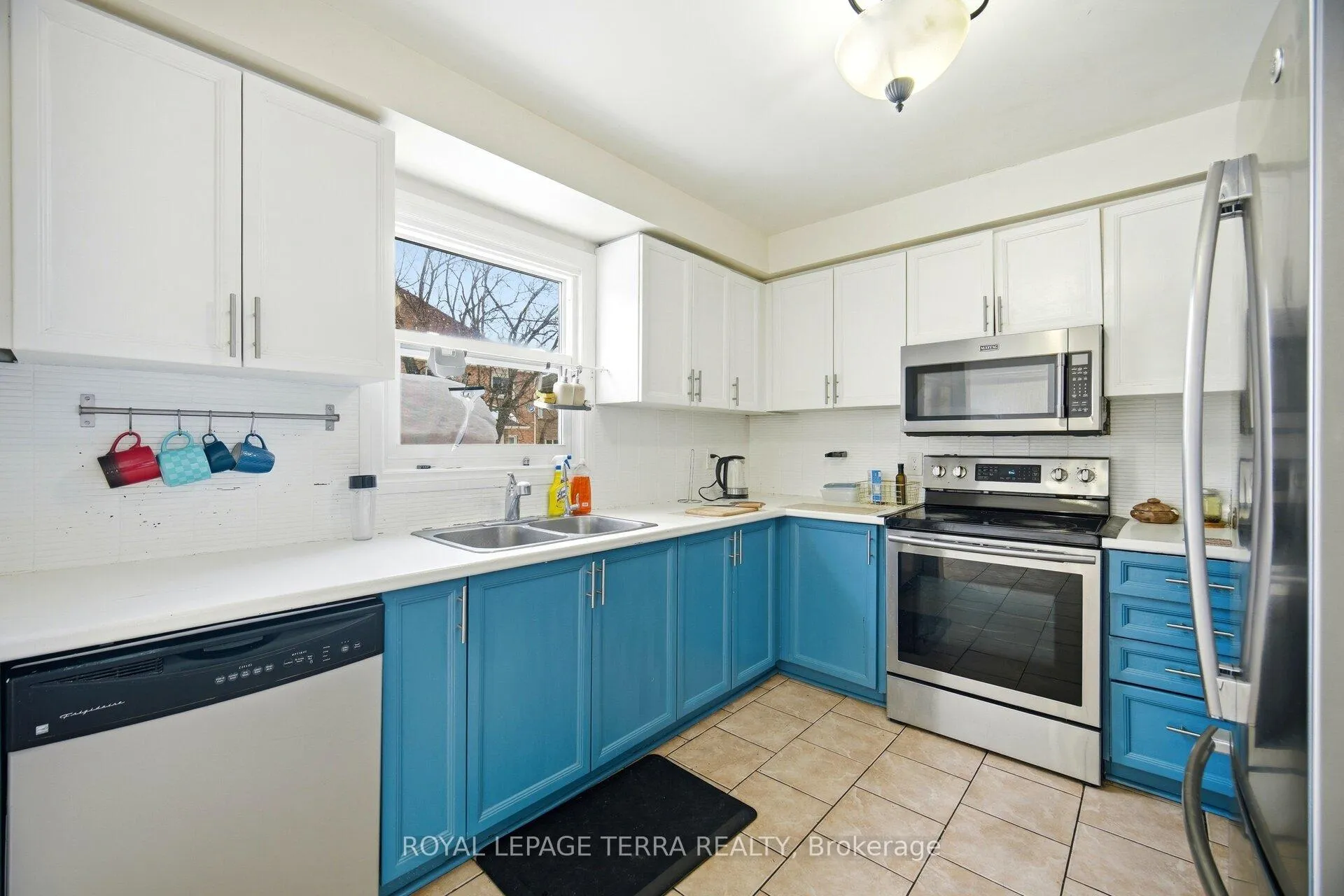Photo 15 of 44 Carruthers Crescent, Barrie, Grove East — HOMEH
