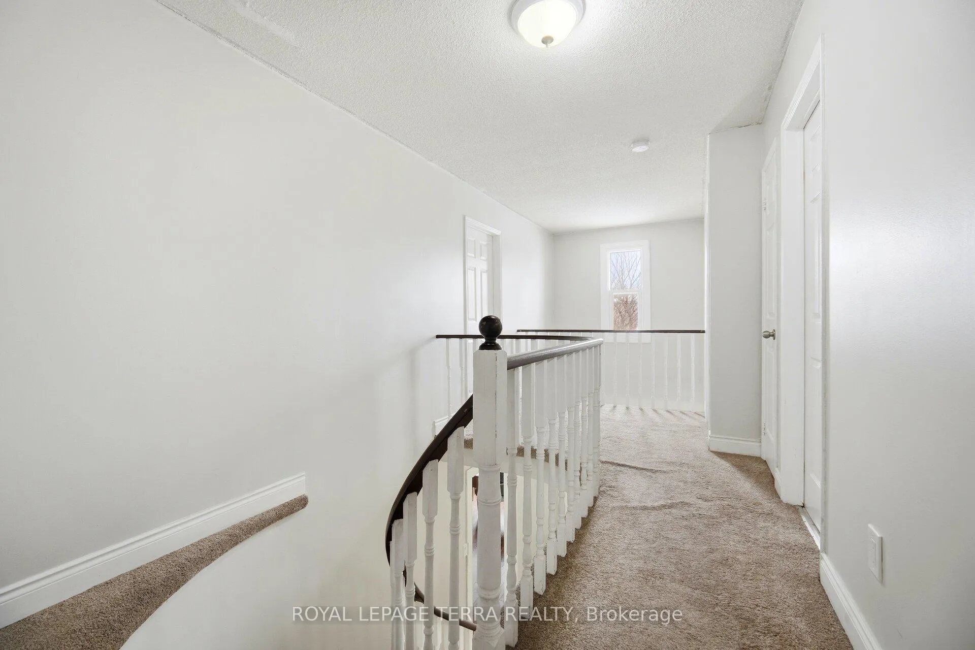 Photo 23 of 44 Carruthers Crescent, Barrie, Grove East — HOMEH