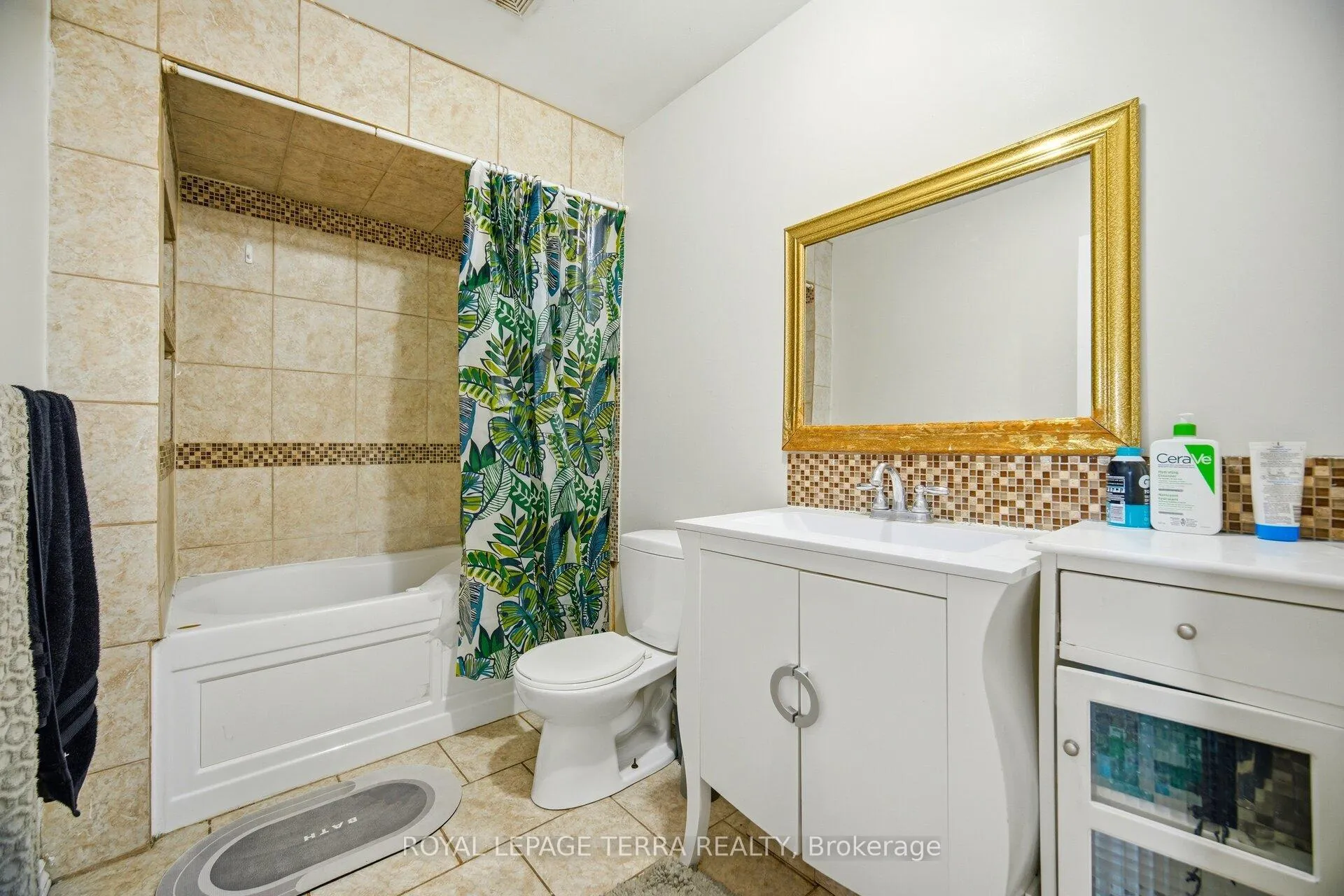 Photo 35 of 44 Carruthers Crescent, Barrie, Grove East — HOMEH