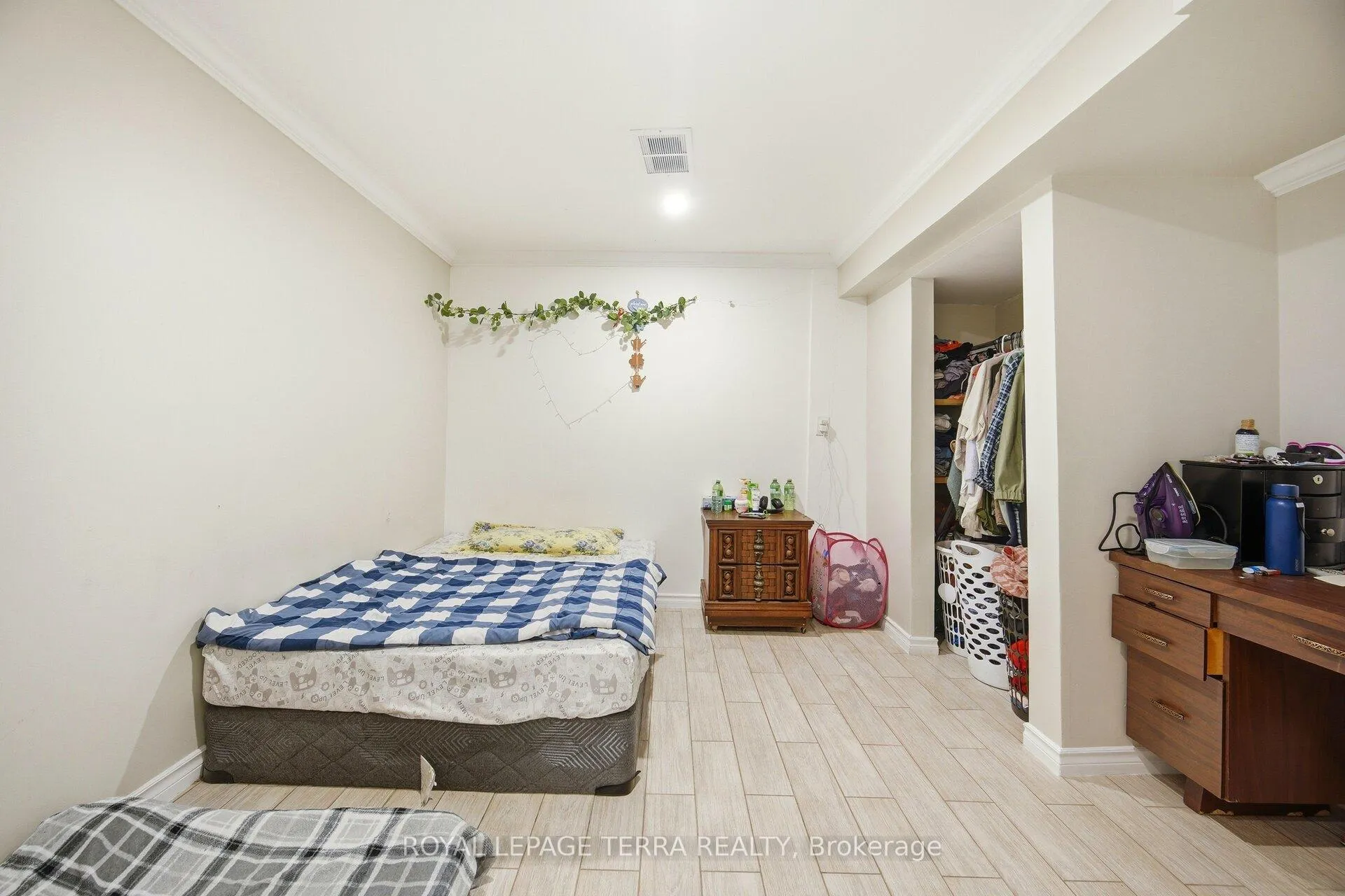Photo 43 of 44 Carruthers Crescent, Barrie, Grove East — HOMEH