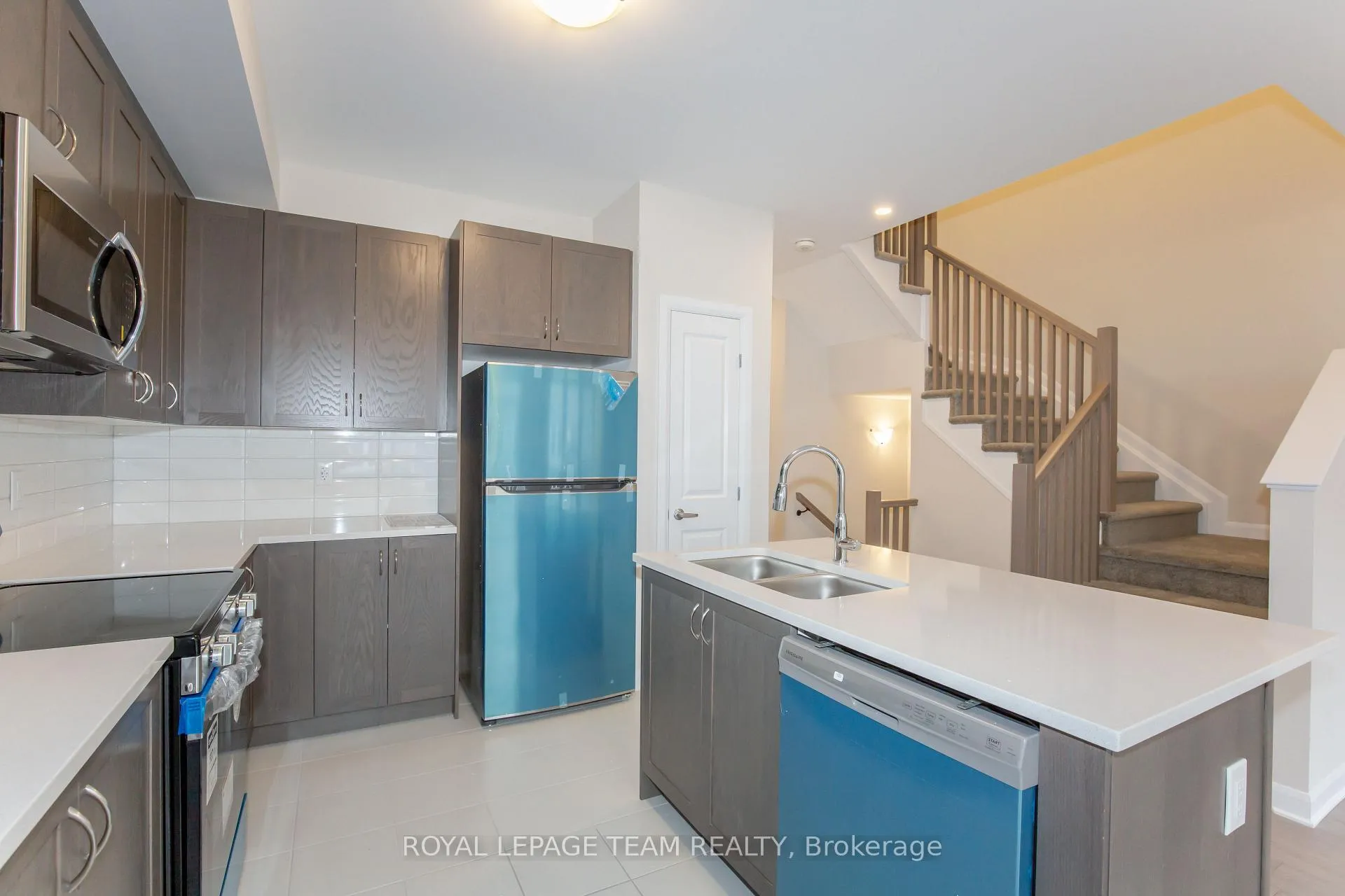 Photo 8 of 219 Invention Boulevard, Ottawa, Kanata - Morgan's Grant/South March — HOMEH
