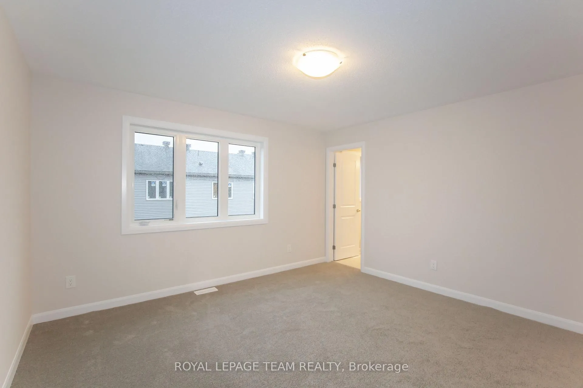 Photo 11 of 219 Invention Boulevard, Ottawa, Kanata - Morgan's Grant/South March — HOMEH