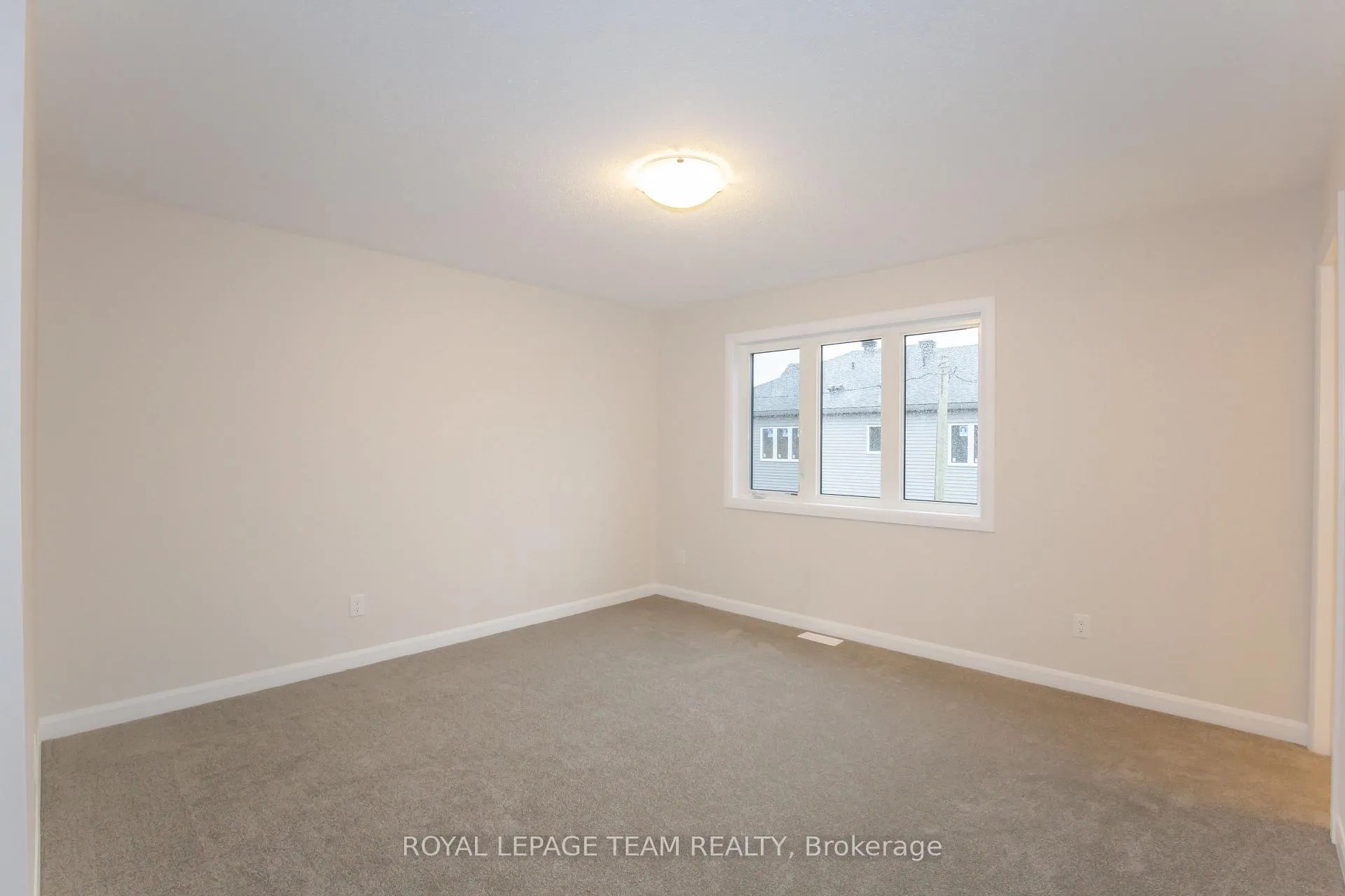 Photo 14 of 219 Invention Boulevard, Ottawa, Kanata - Morgan's Grant/South March — HOMEH