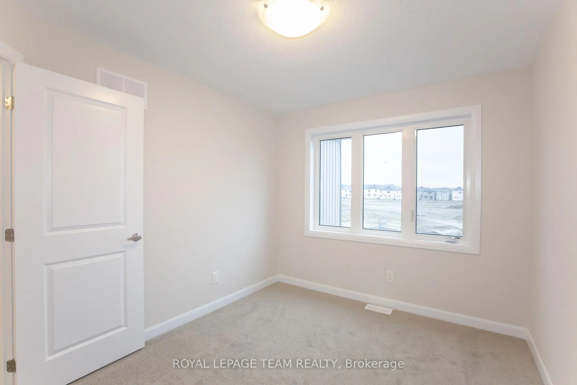 Photo 23 of 219 Invention Boulevard, Ottawa, Kanata - Morgan's Grant/South March — HOMEH